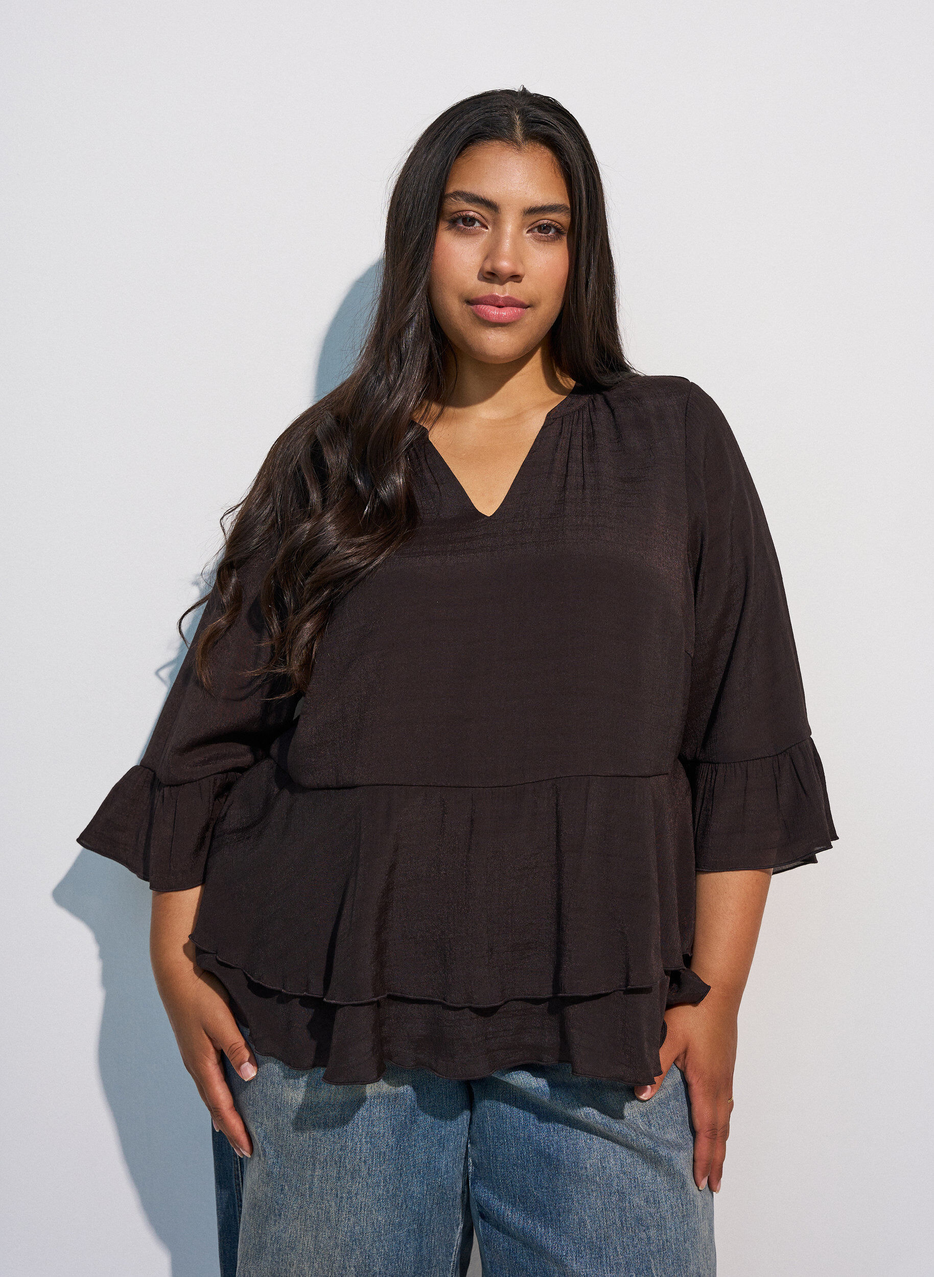 Bluzka z 3/4-sleeves i falbankami, Brązowy, Model