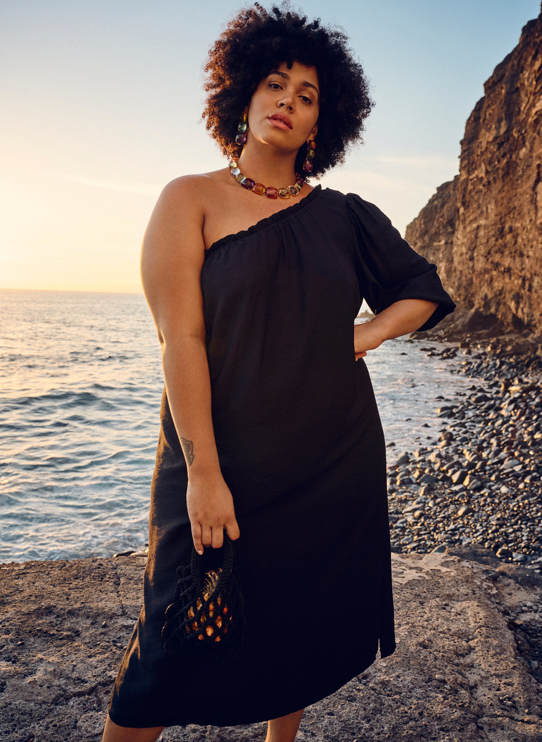 Zizzi Sukienka na jedno ramie z wiskozy, Czarne, Image image number 0