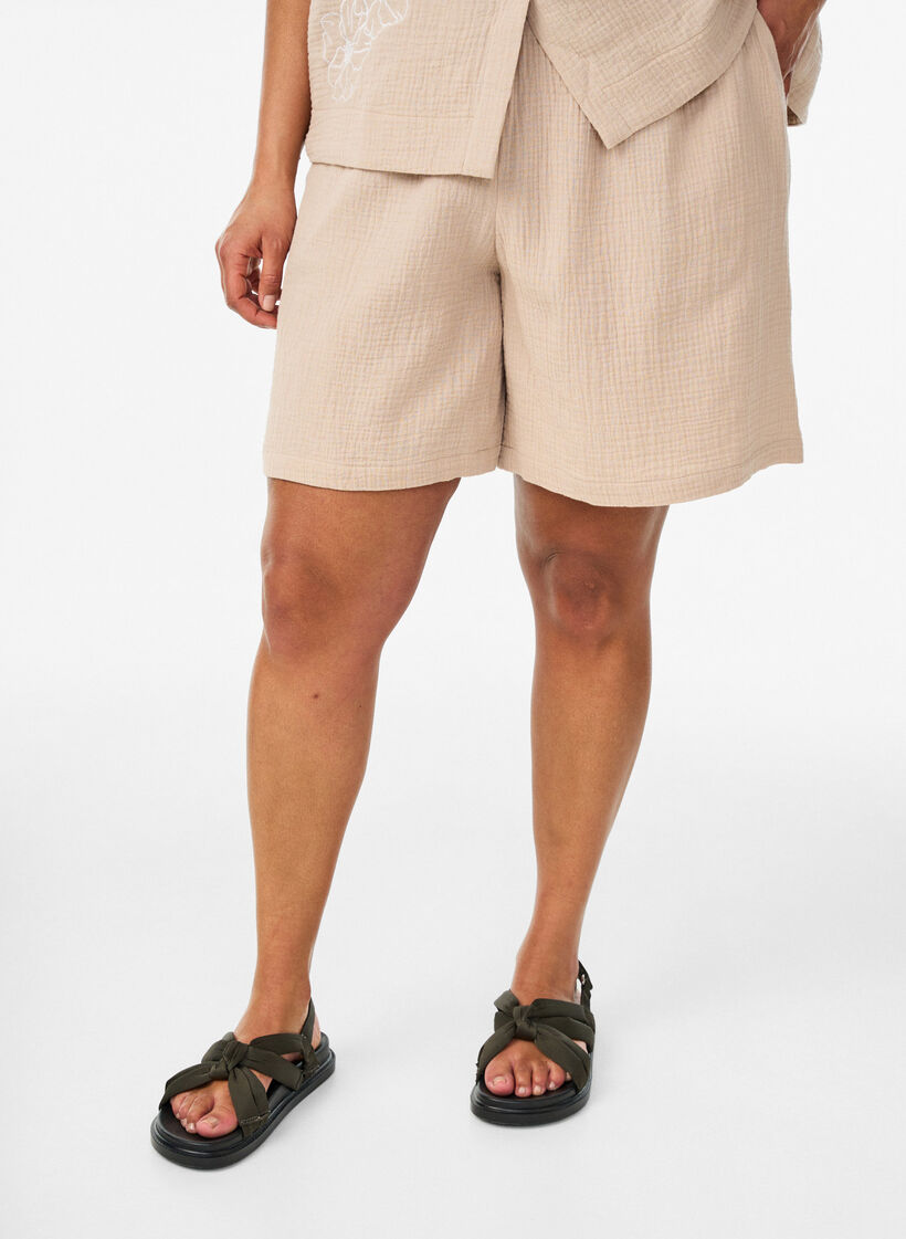 Koszula z bawelnianej muslinowej tkaniny z haftowanymi detalami, Beżowy, Model image number 3