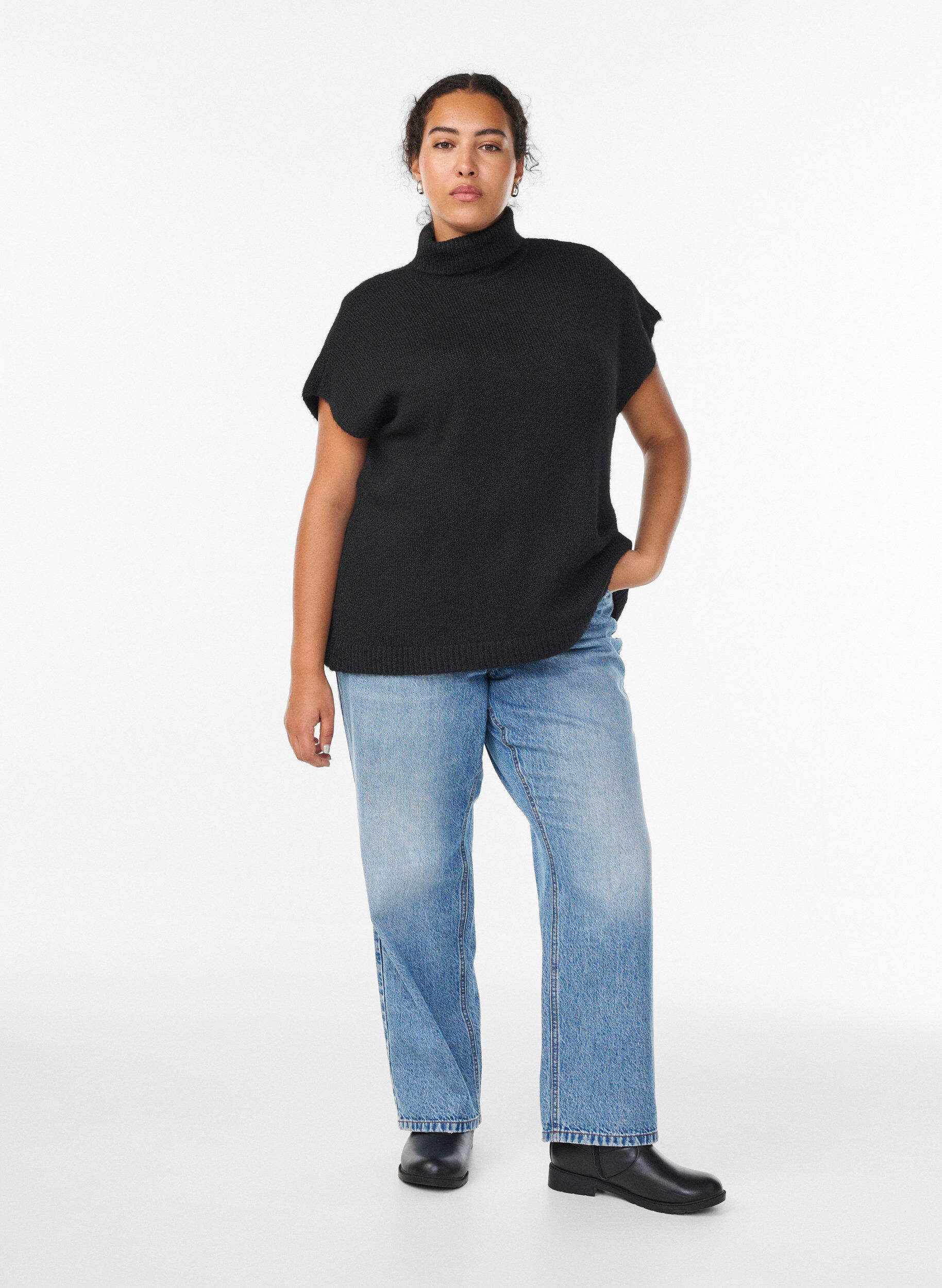 Zizzi Dzianinowy bezrekawnik z golfem, Czarne, Model image number 1