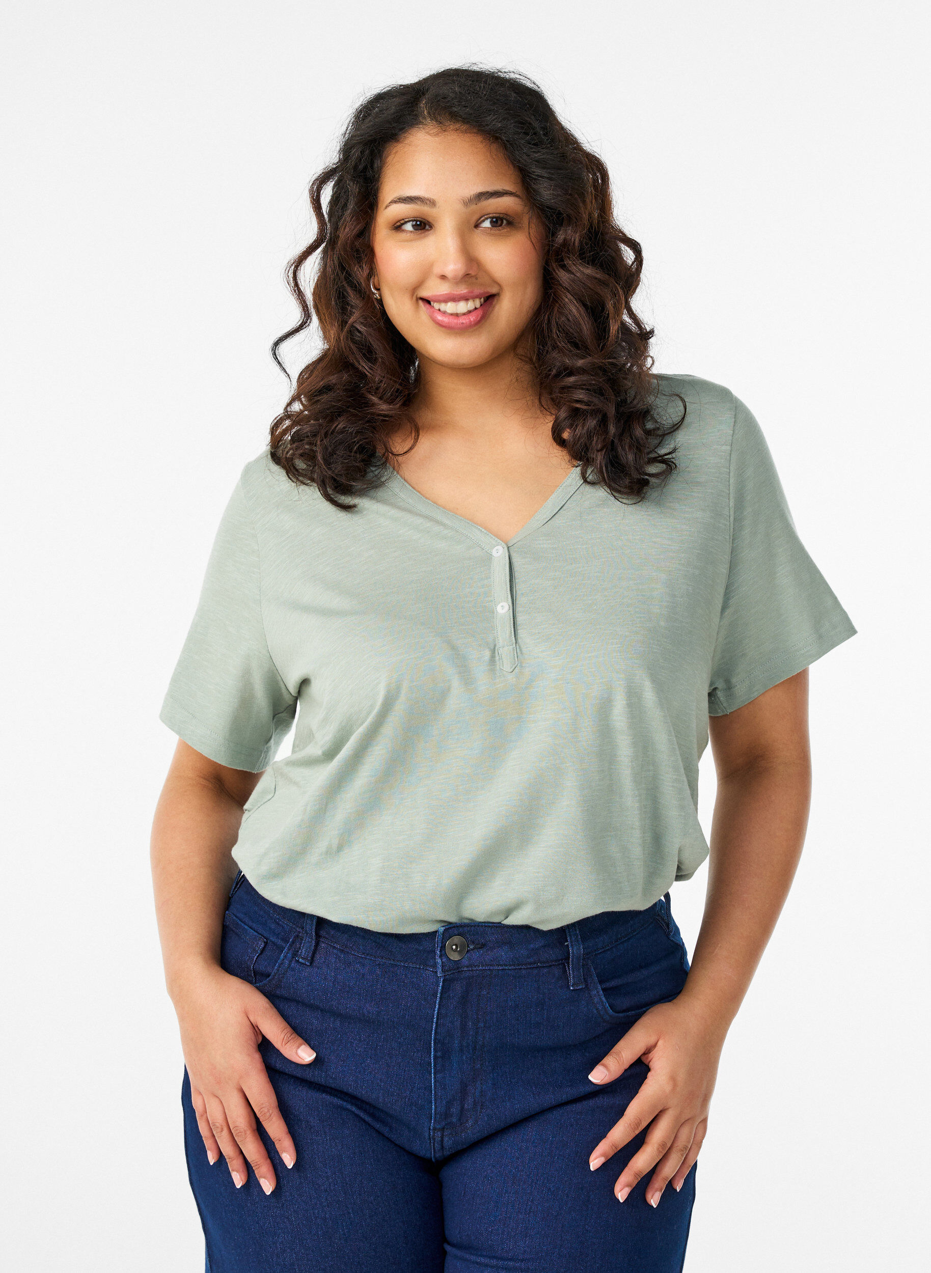 T-shirt z guzikami, Zielony, Model