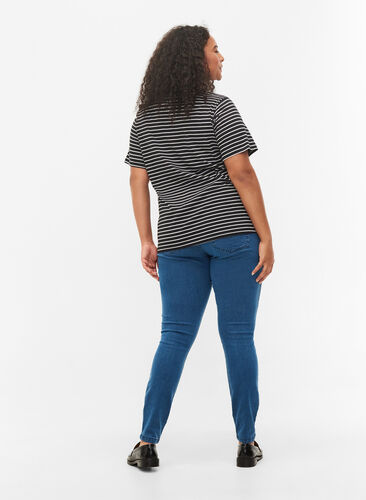 Bardzo waskie jeansy Amy z wysokim stanem, Mid Blue, Model image number 1