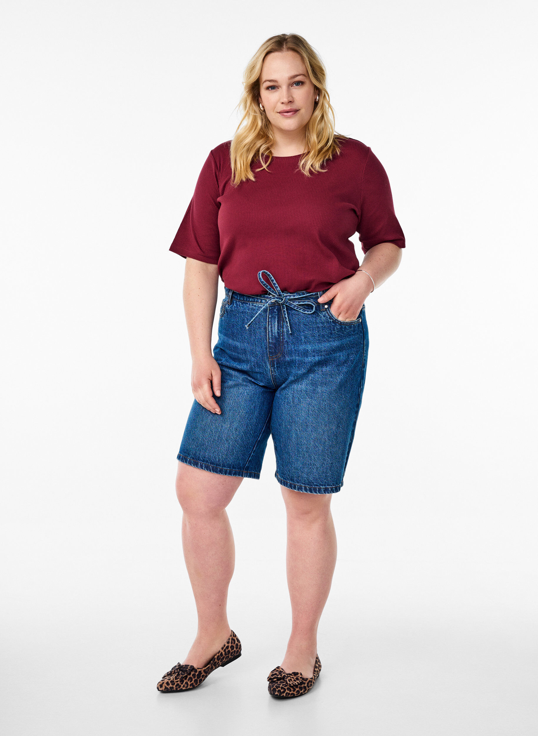 ZizziBluzka z dzerseju w prazki z kr&oacute;tkim rekawem, Ciemnobordowy, Model image number 1