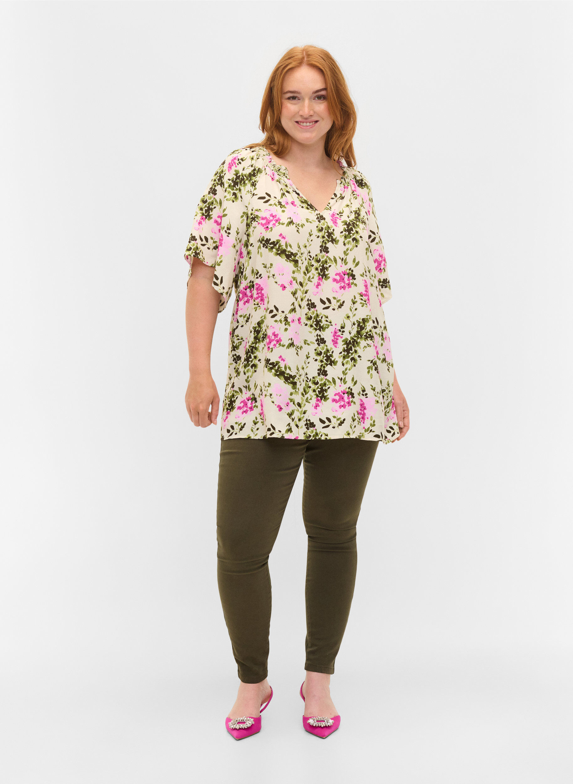 Zizzi Viscose blouse with short sleeves, Green Pink AOP, Model image number 2