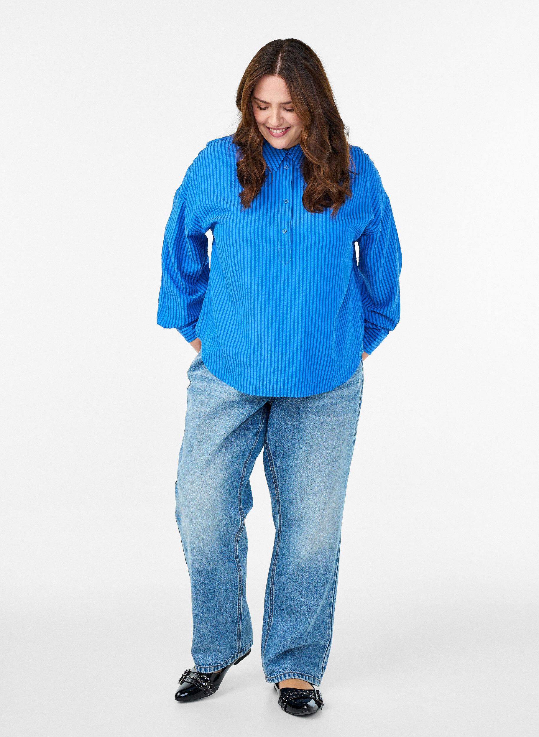 Zizzi Koszula w paski z ozdobnym guzikiem z tylu, Niebieskie, Model image number 1