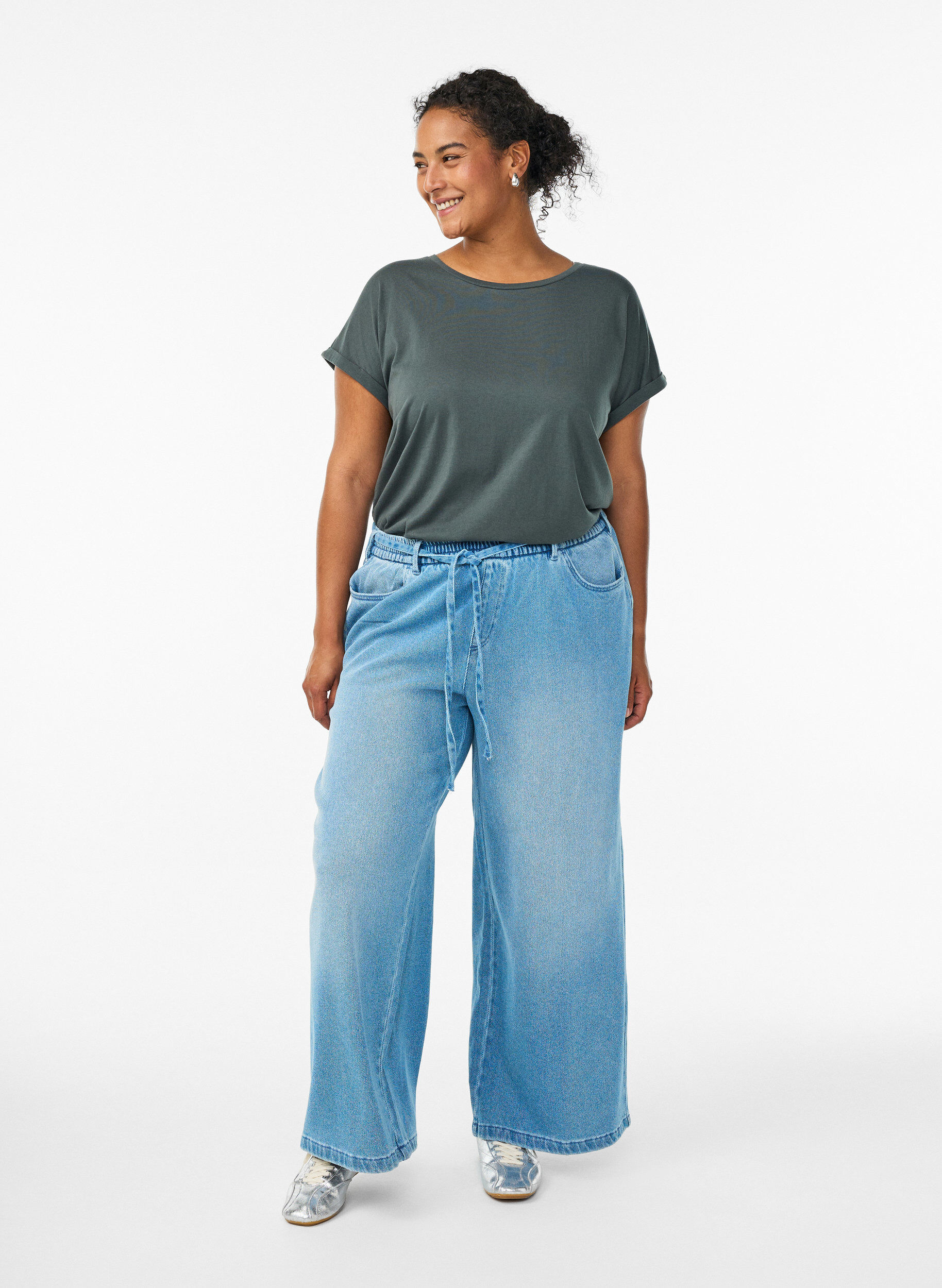 Zizzi T-shirt z kr&oacute;tkim rekawem w mieszance bawelny, Zielony, Model image number 1