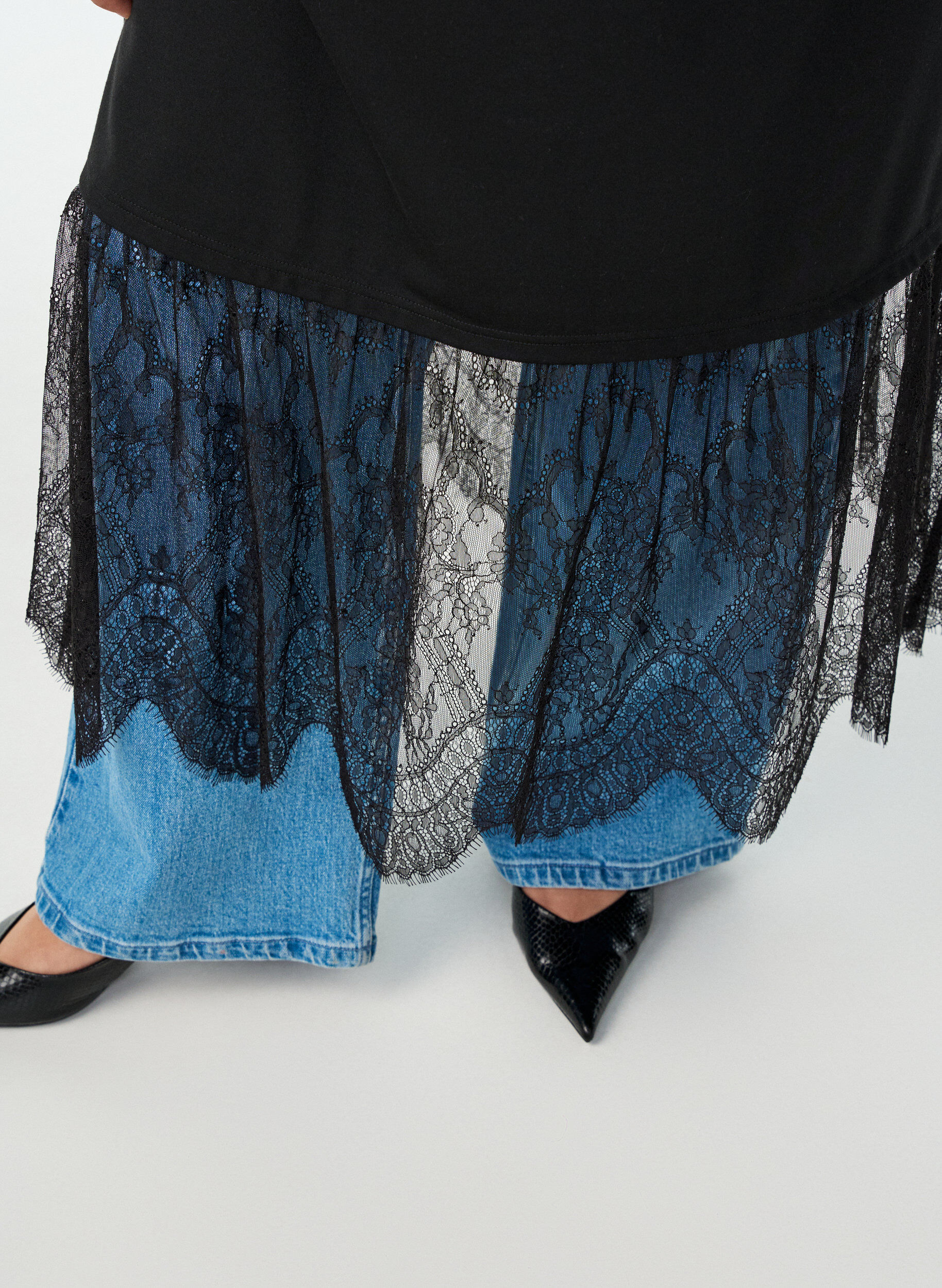 Zizzi Sukienka-koszulka z dzianiny z warstwa koronki, Czarne, Model image number 2