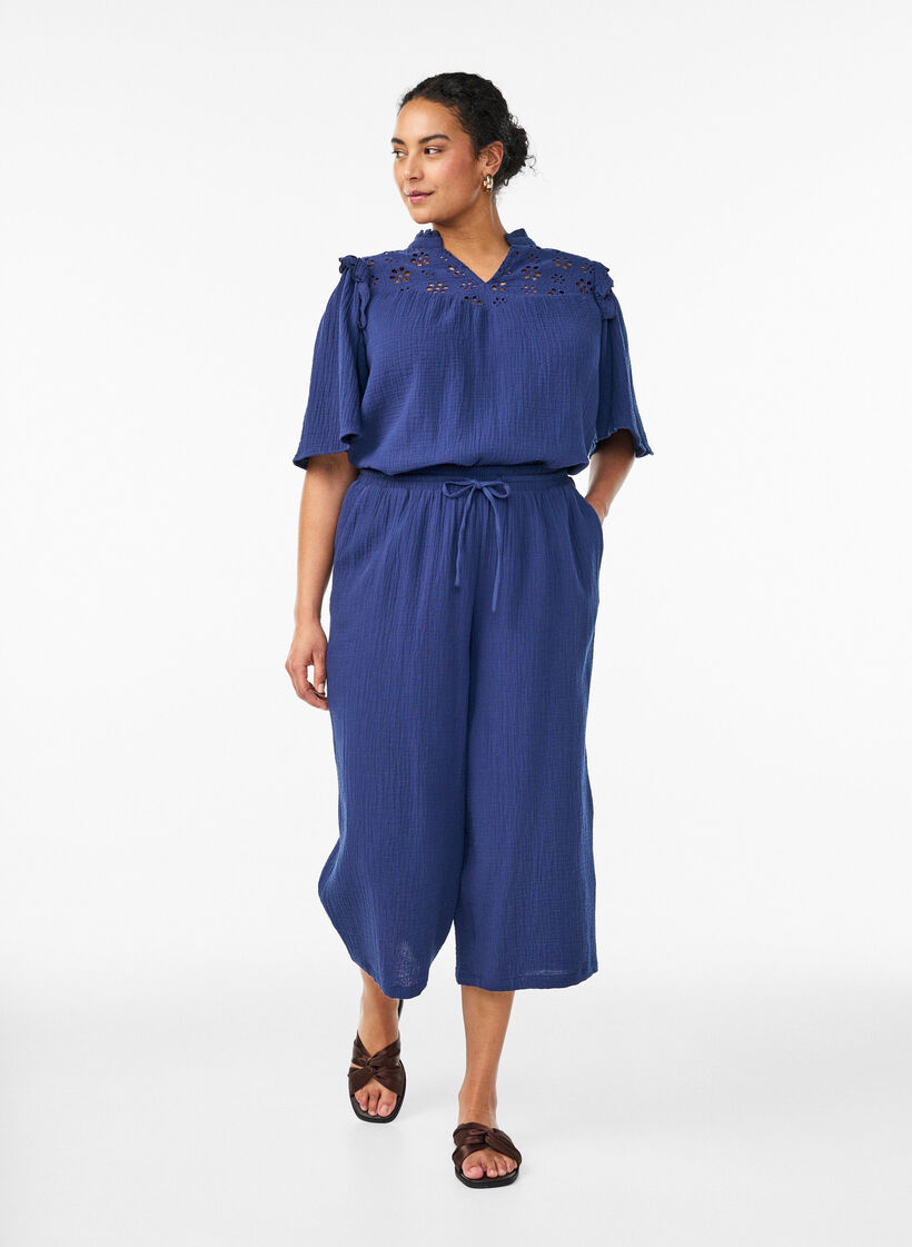 Bluzka z muslinu bawelnianego z haftem anglaise i rekawem 1/2, Niebieskie, Model image number 1