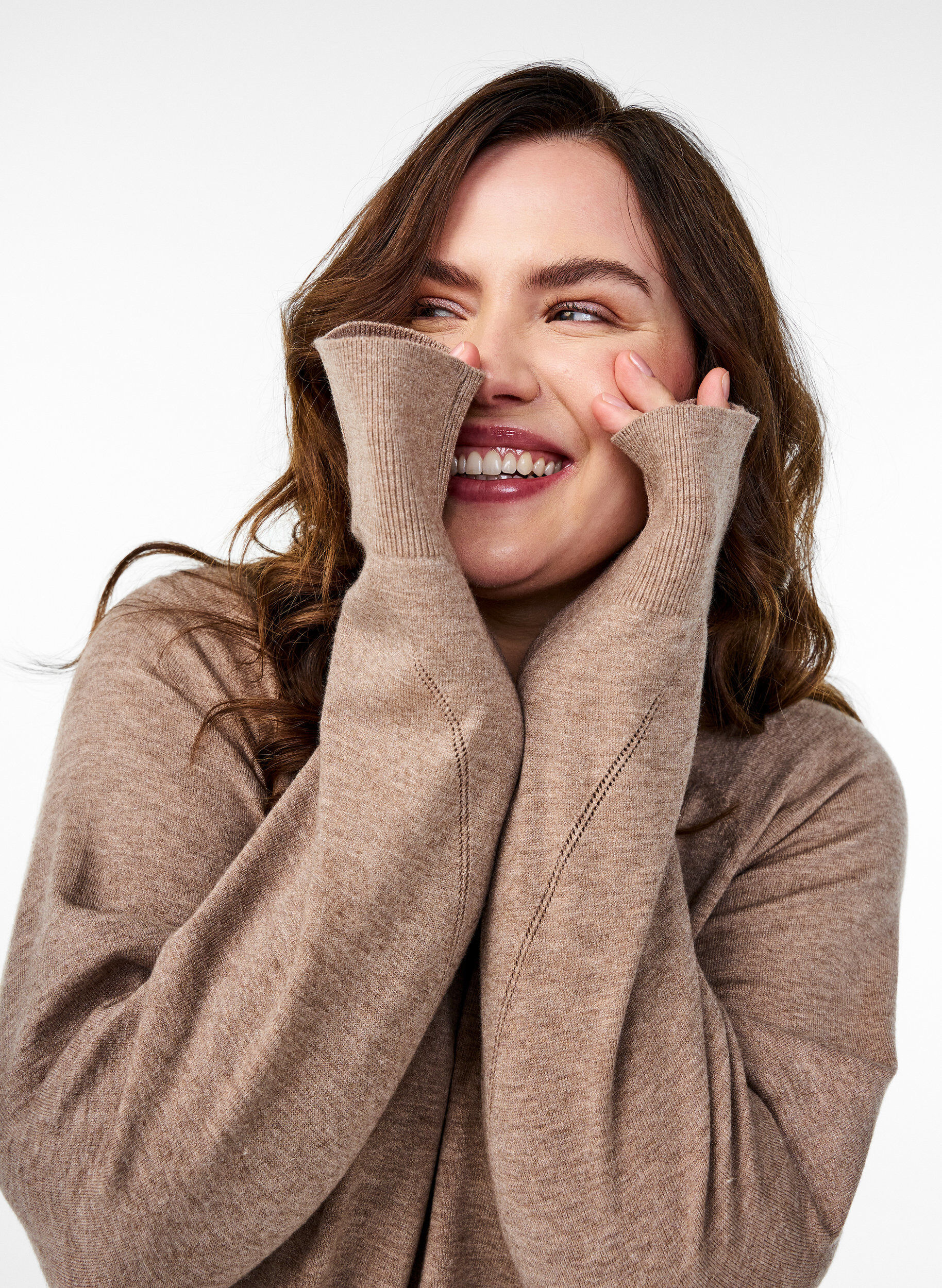 Zizzi Dzianinowa bluzka z okraglym dekoltem i wydzierganym wzorem, Brązowy, Image image number 0