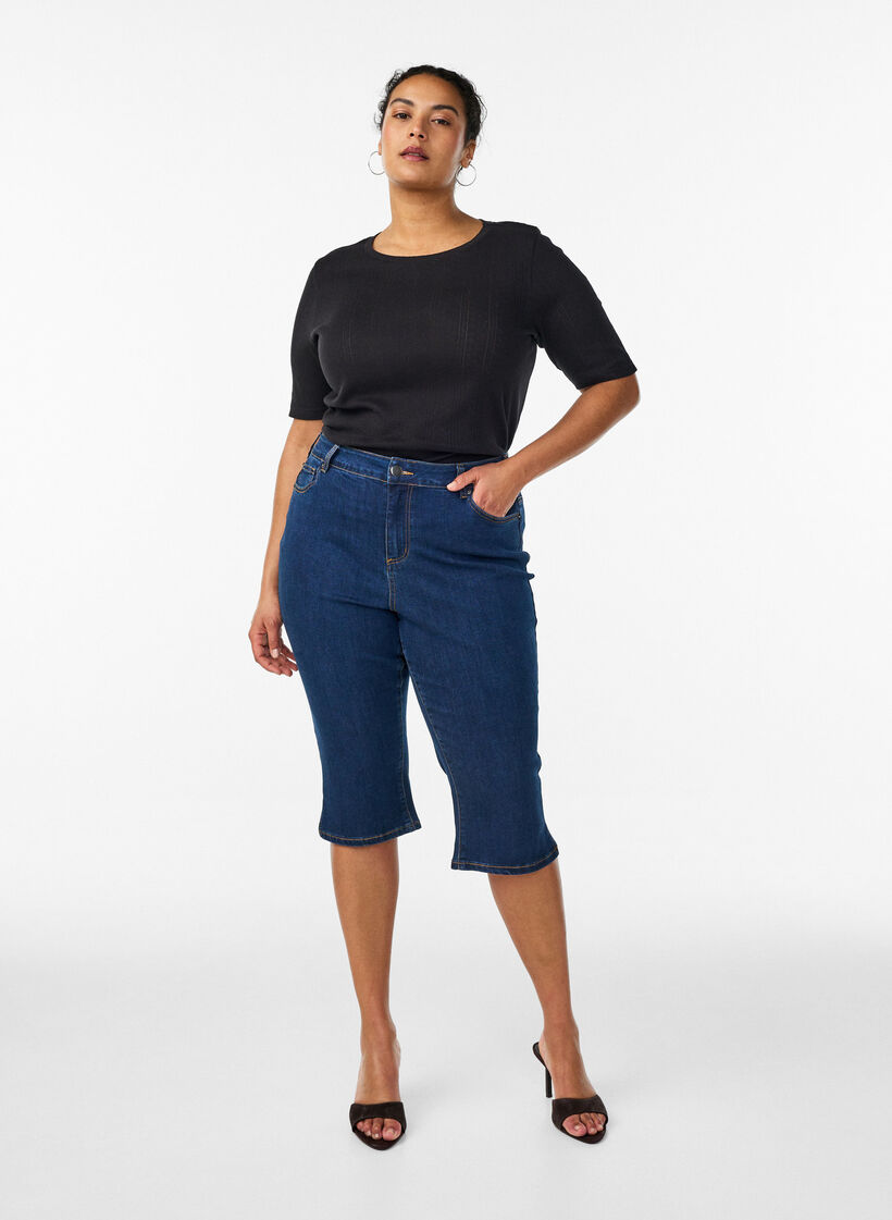 Koszulka bawelniana z haftem oczka, Czarne, Model image number 1