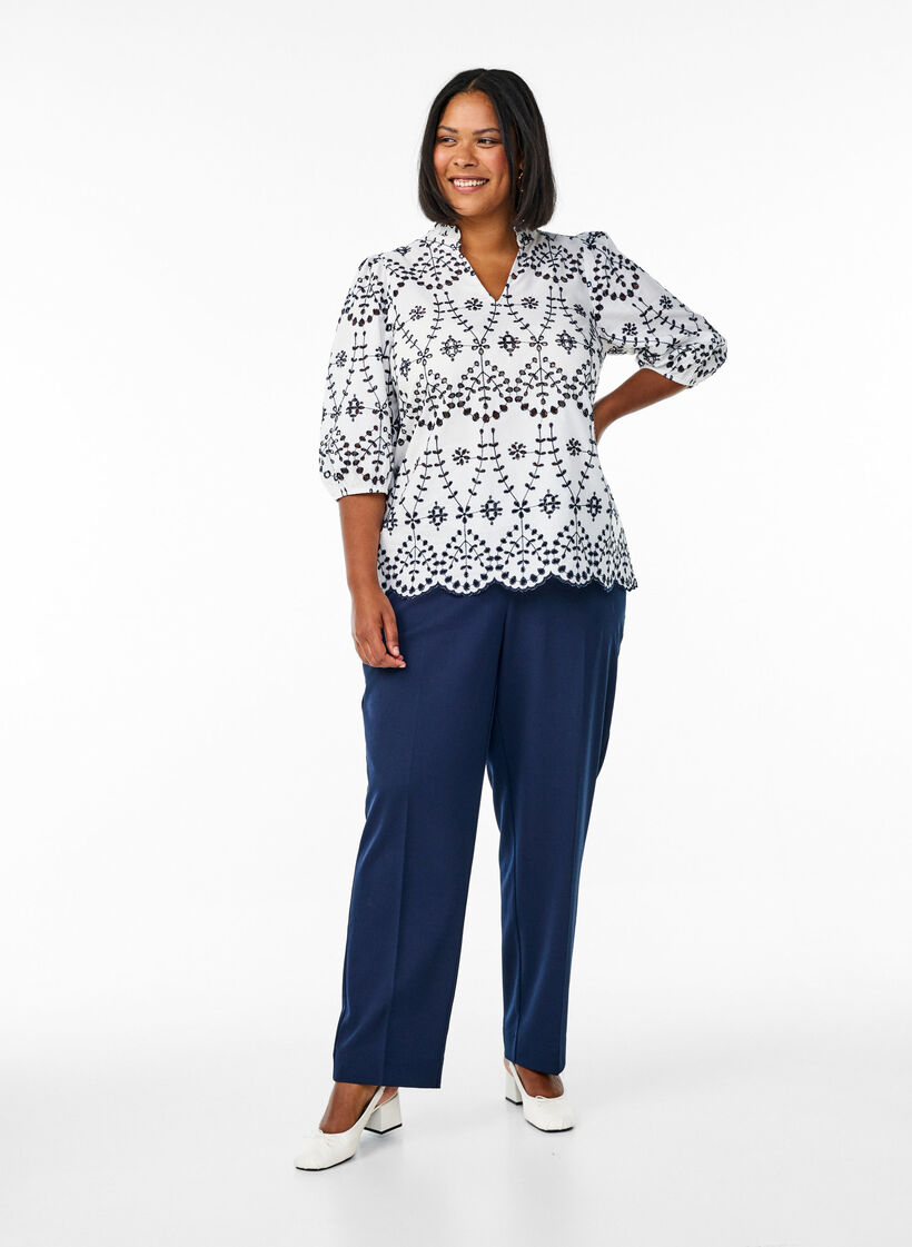 Bluzka z rekawem 3/4 z kontrastowa broderia anglaise, Biały, Model image number 1