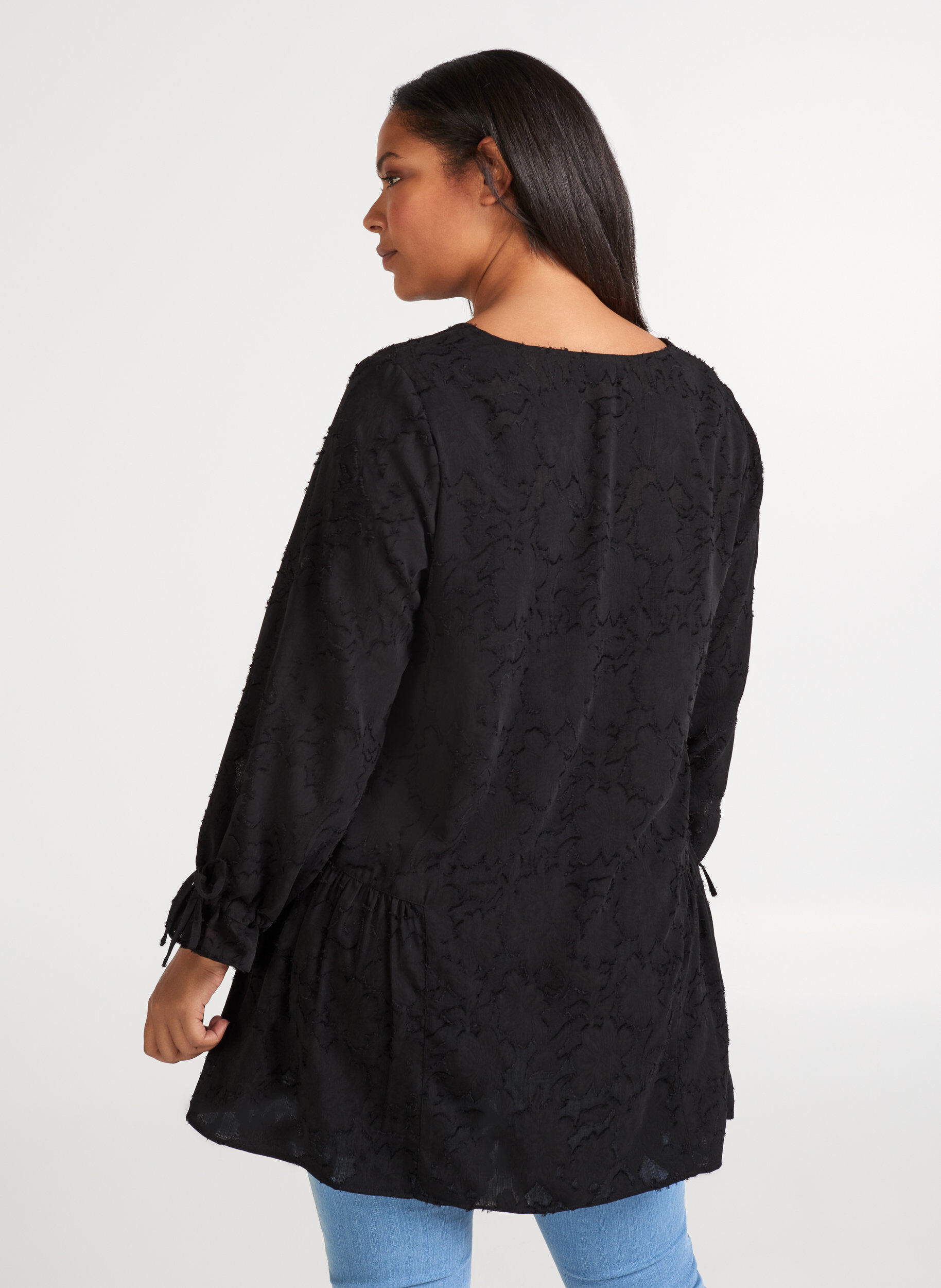 Zizzi Loose V-neck tunic, Black, Model image number 1