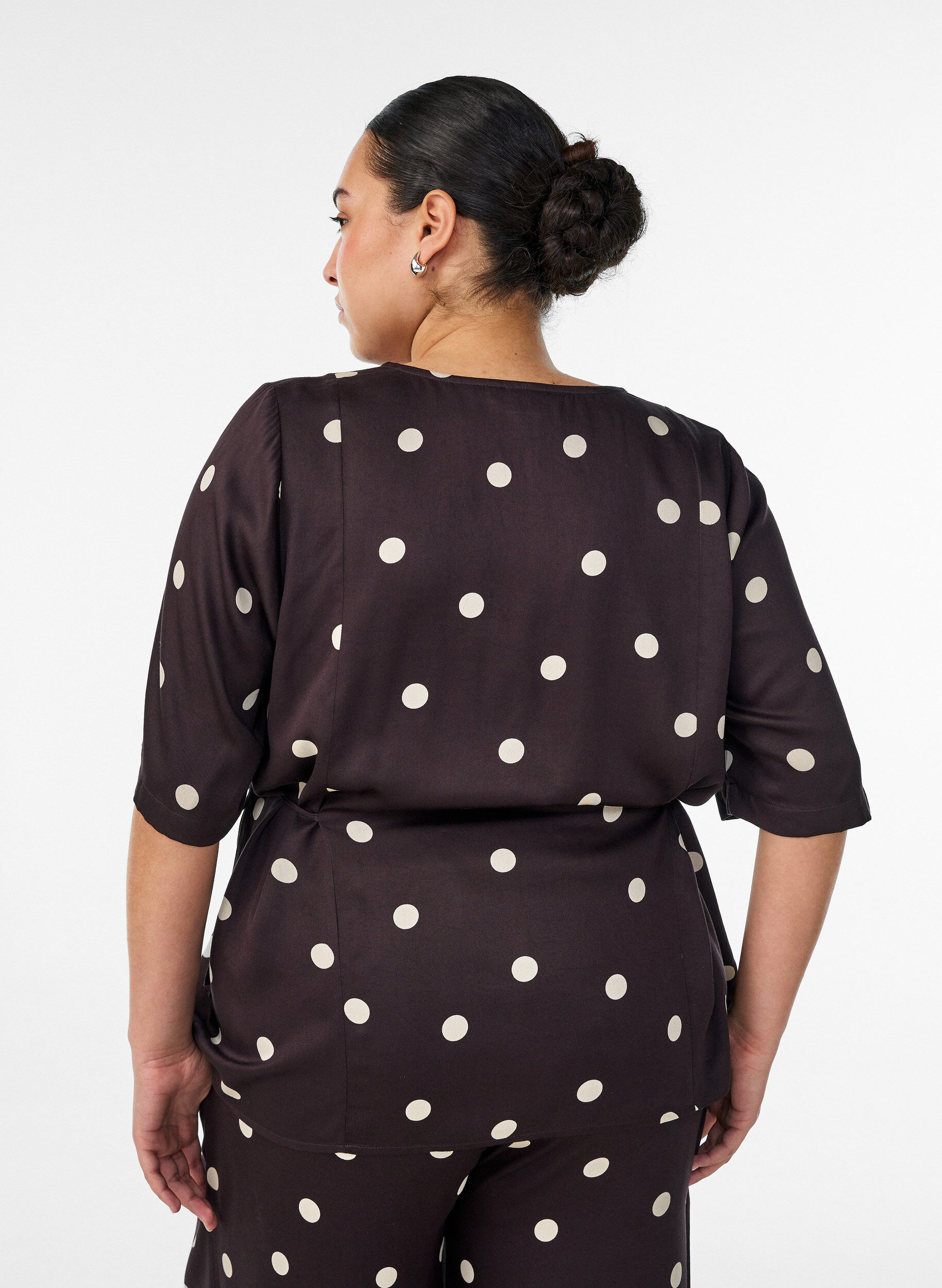 ZizziBluzka z wiskozy Polka dot z dekoltem w ksztalcie litery V i wiazaniami, Brązowy, Model image number 2