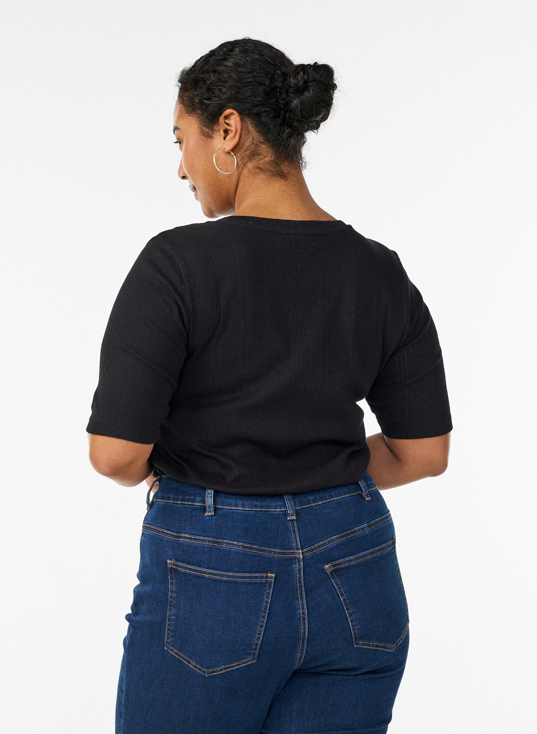 Zizzi Koszulka bawelniana z haftem oczka, Czarne, Model image number 2