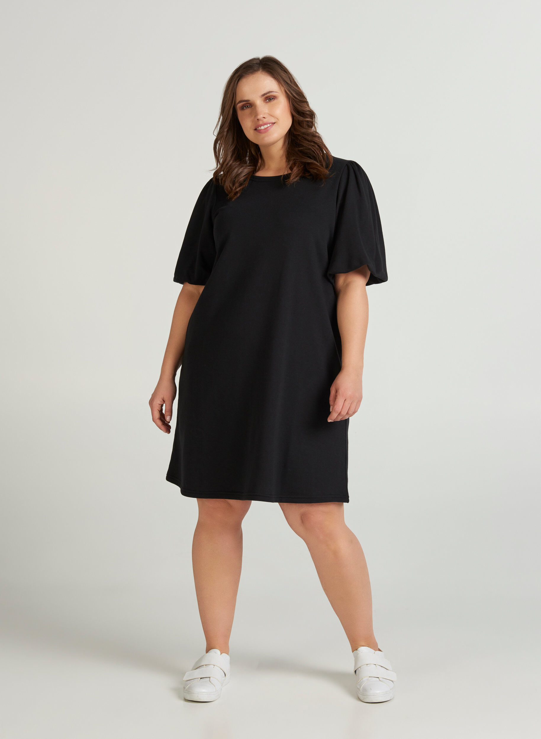 Zizzi Sweater dress with puff sleeves, Black, Model image number 2