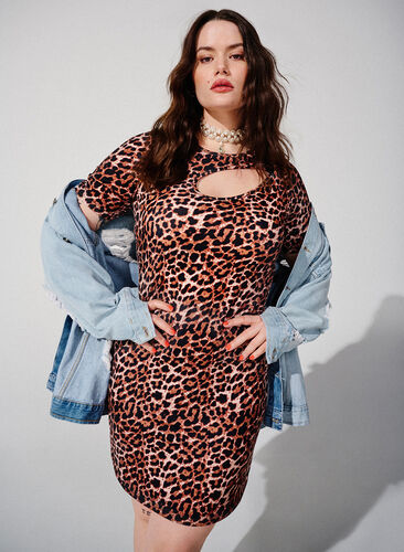 Dopasowana sukienka w panterke z wycieciem, Leopard AOP, Image image number 0