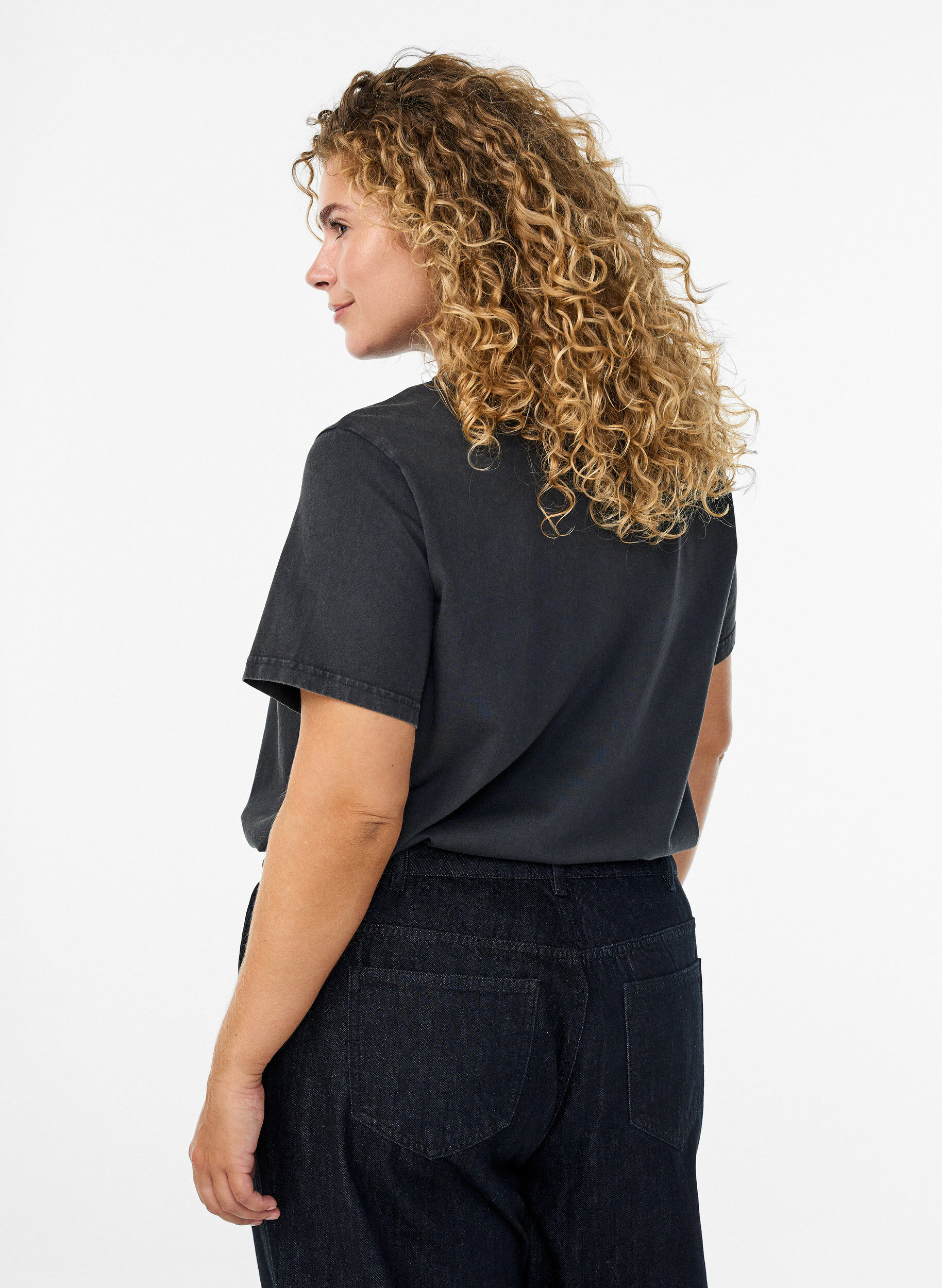 Zizzi Koszulka z bawelny organicznej z cwiekami, Ciemnoszary, Model image number 2