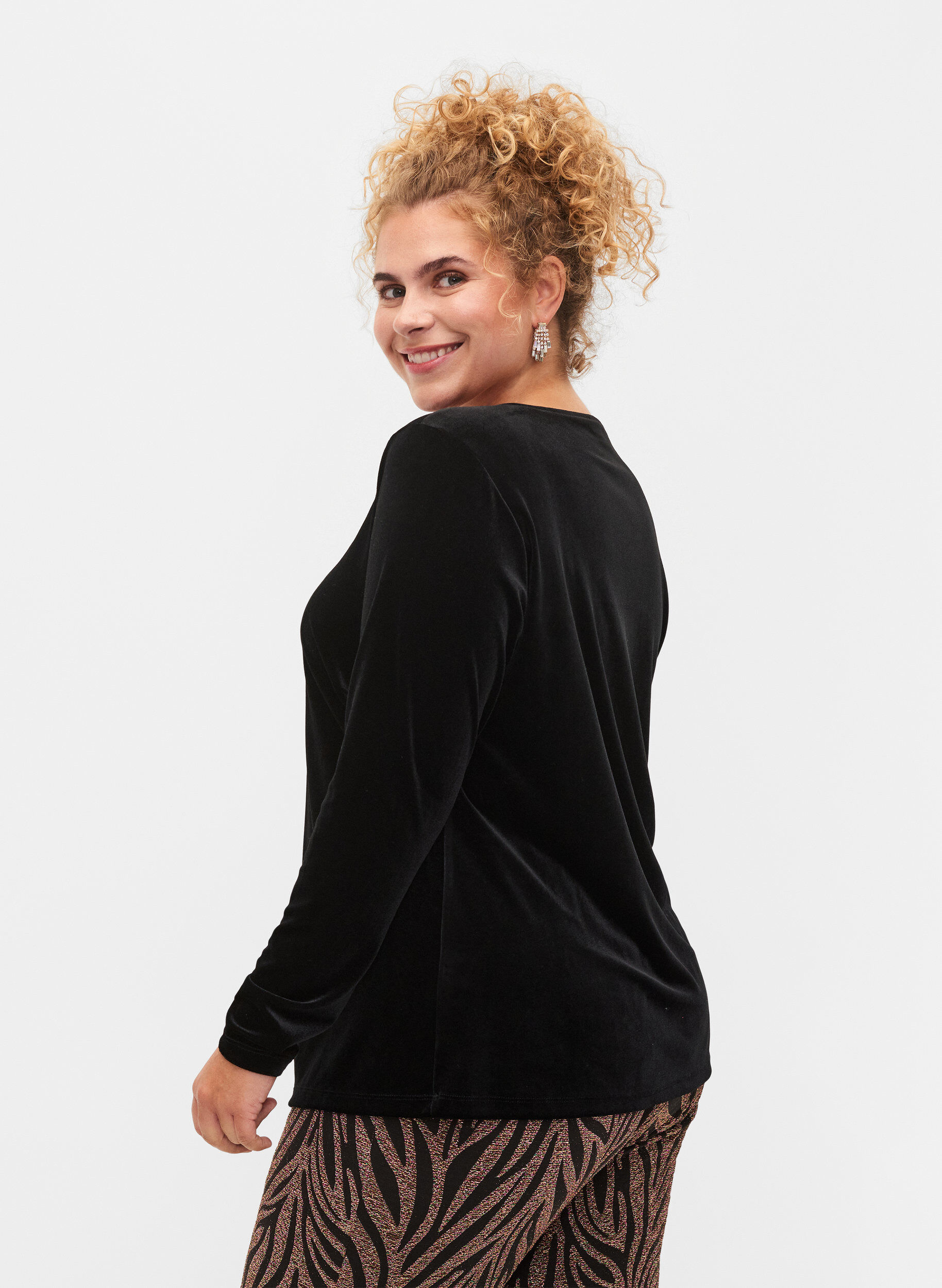 Zizzi Velour top with long sleeves, Black, Model image number 1