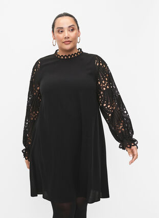 Wiskozowa sukienka z szydelkowymi rekawami, Black, Model image number 0