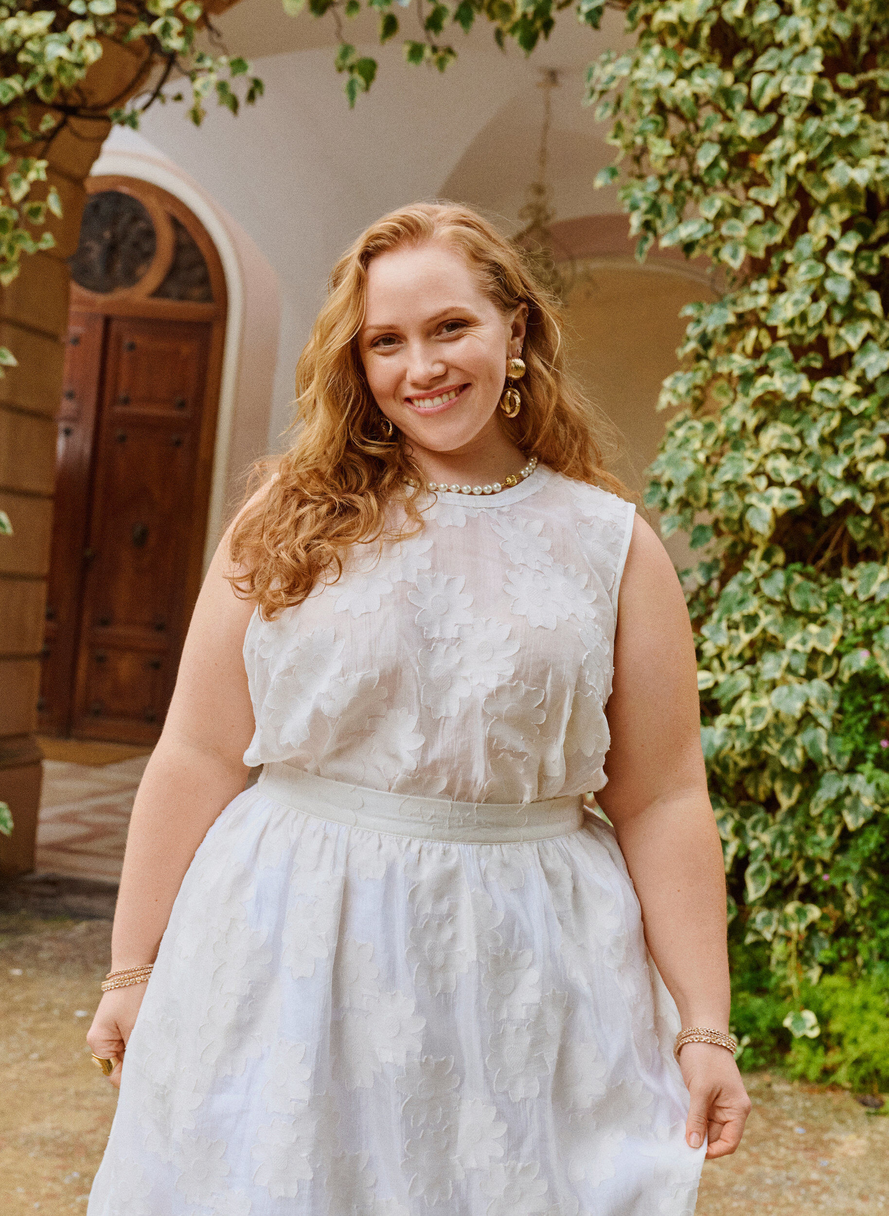 Zizzi Bluzka bez rekaw&oacute;w w zakardzie z kwiatowym wzorem, Biały, Image image number 0