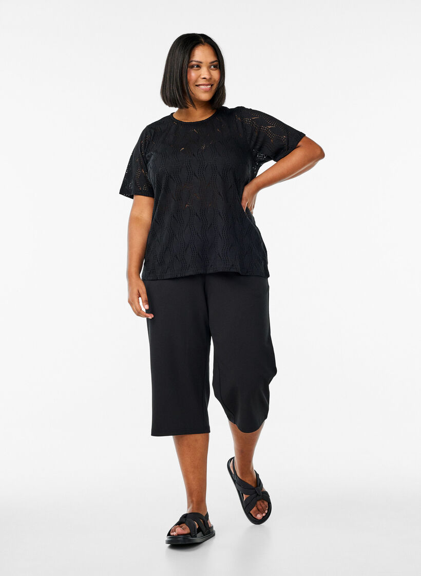 FLASH - Spodnie 3/4 o luznym kroju z wysokim stanem, Czarne, Model image number 0