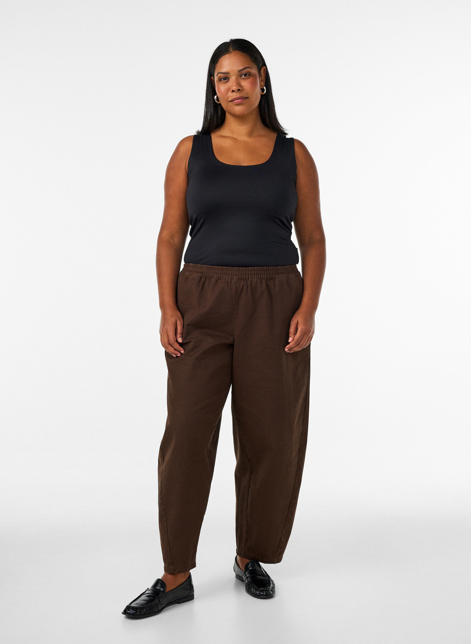 ZizziDopasowany top basic z gladkiego materialu, Czarne, Model image number 1