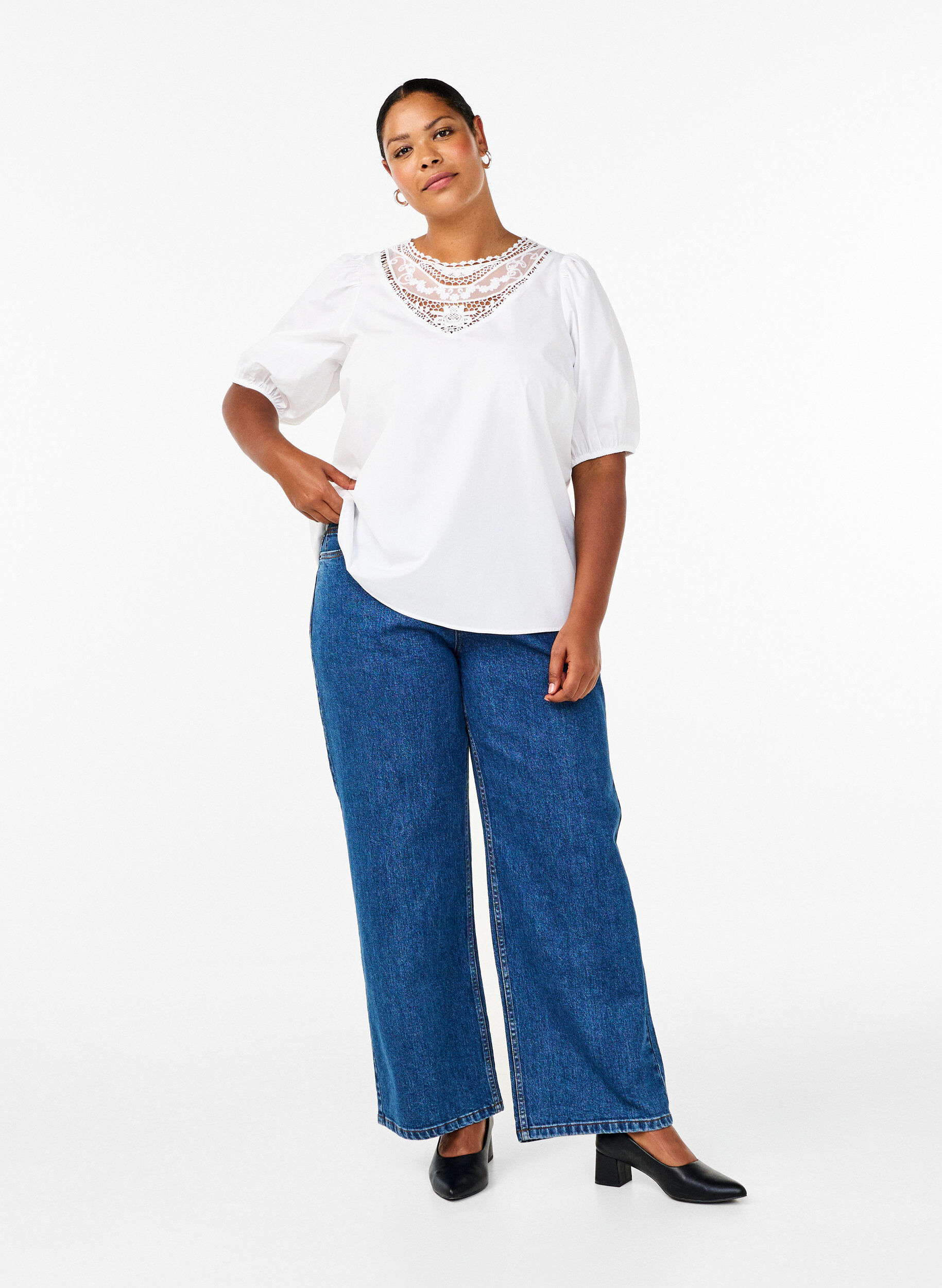 Zizzi Bluzka z kr&oacute;tkim rekawem i koronkowym detalem, Bright White, Model image number 2