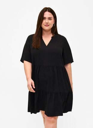 Rozszerzana, odcinana sukienka z krótkim rekawem, Black, Model image number 0