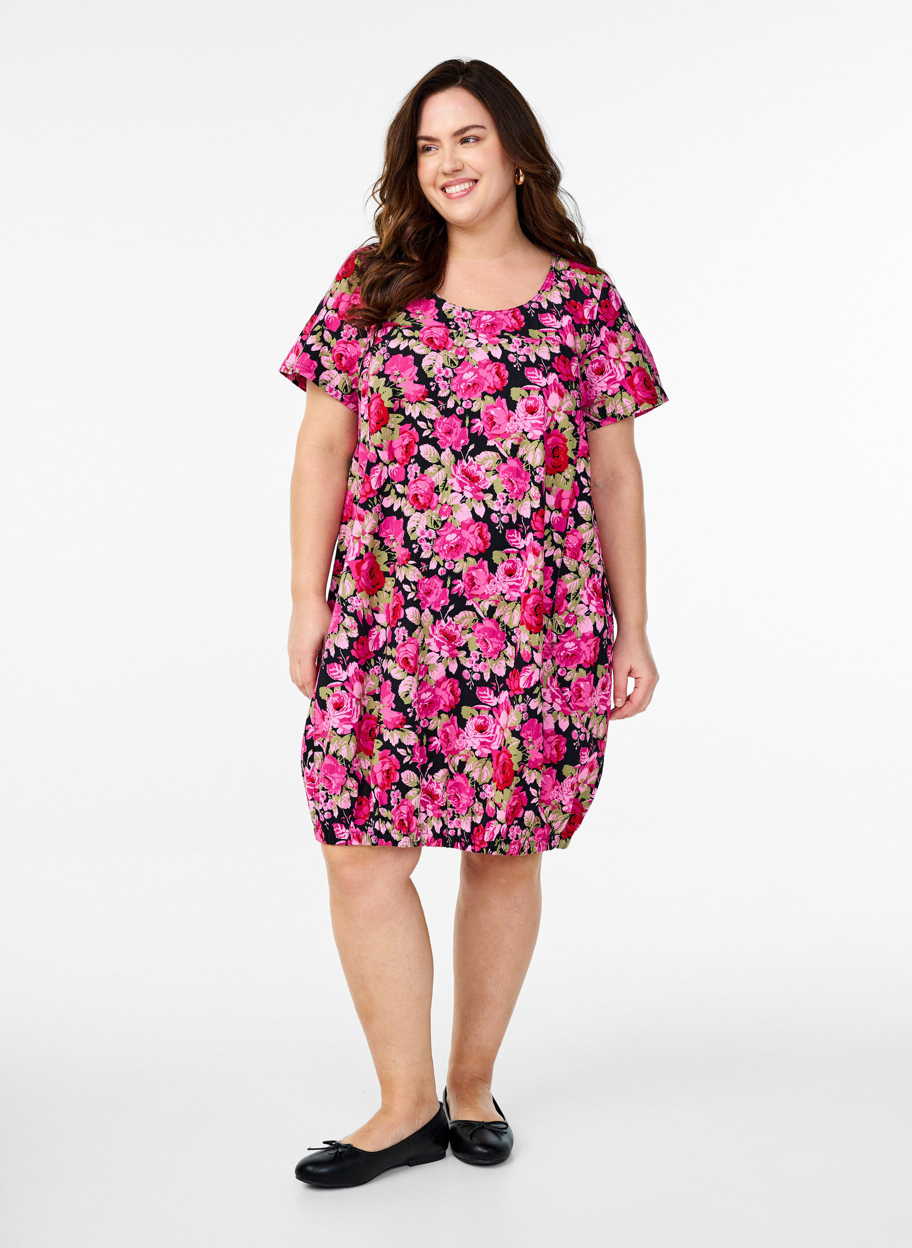 Zizzi Bawelniana sukienka z kr&oacute;tkim rekawem i nadrukiem, Czarne, Model image number 1