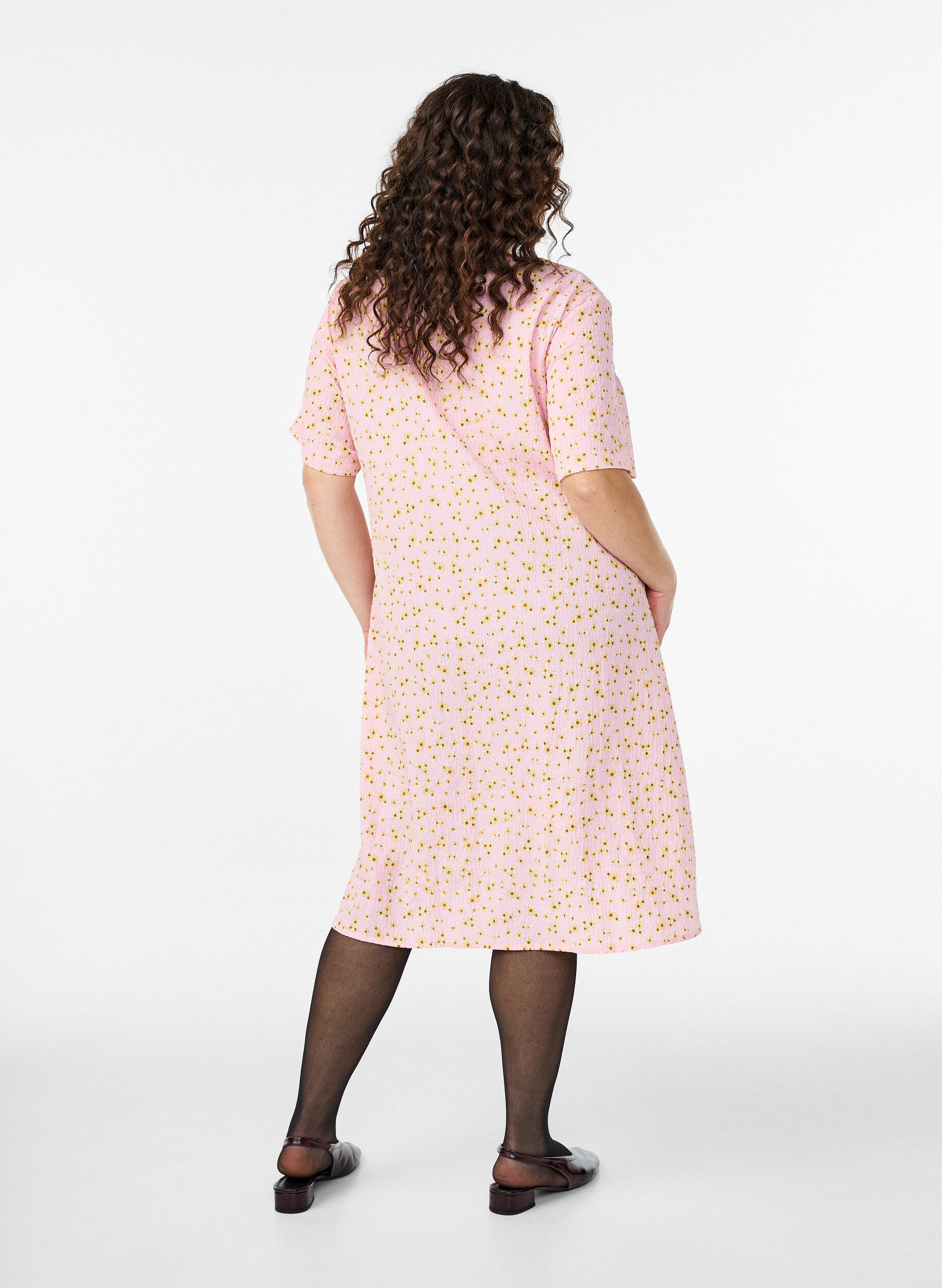 Zizzi FLASH - Sukienka z kr&oacute;tkim rekawem i dekoltem w serek, R&oacute;żowy, Model image number 1