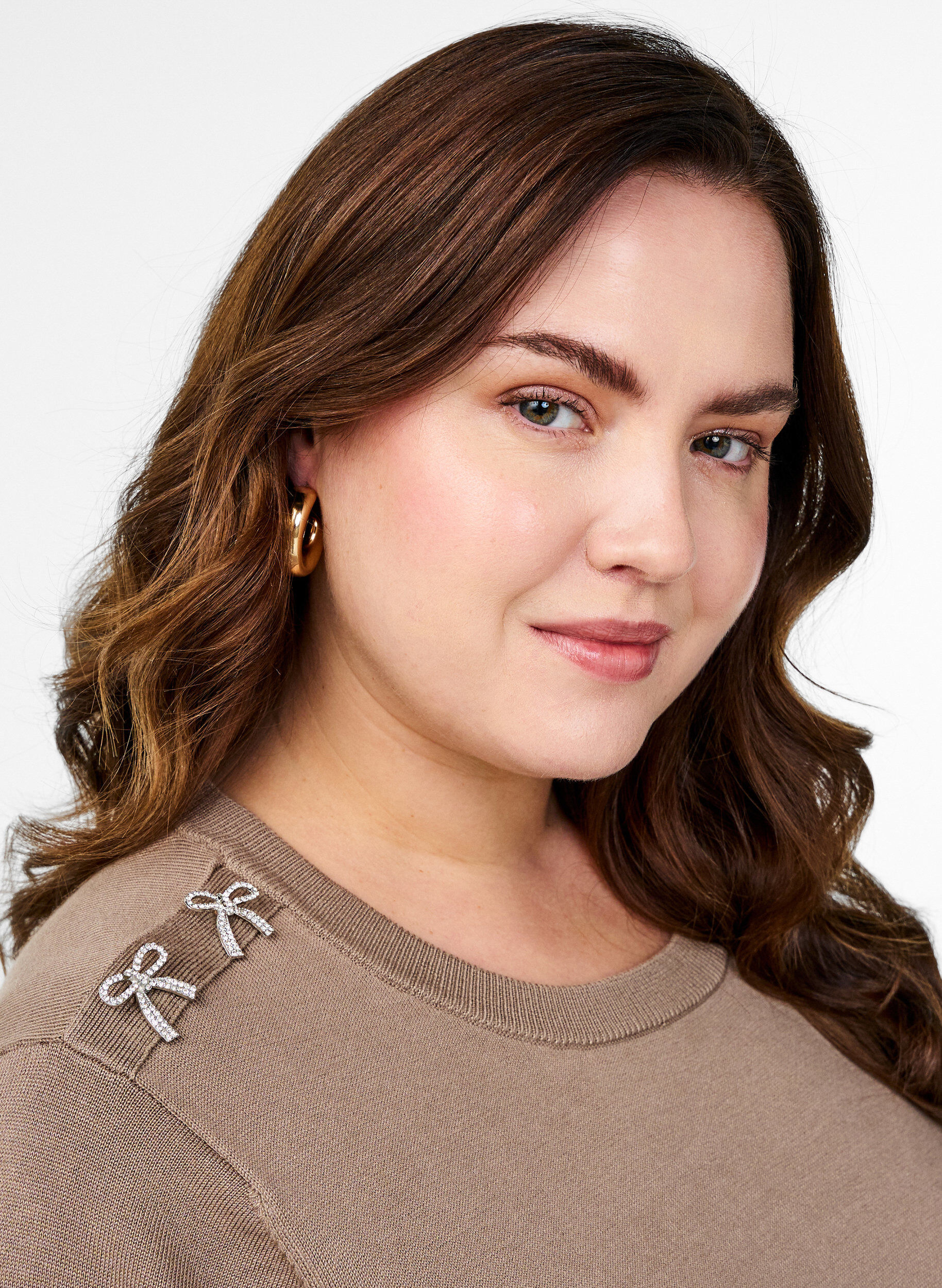 Zizzi Dzianinowa bluzka z kr&oacute;tkim rekawem i malymi kokardkami, Beżowy, Image image number 0