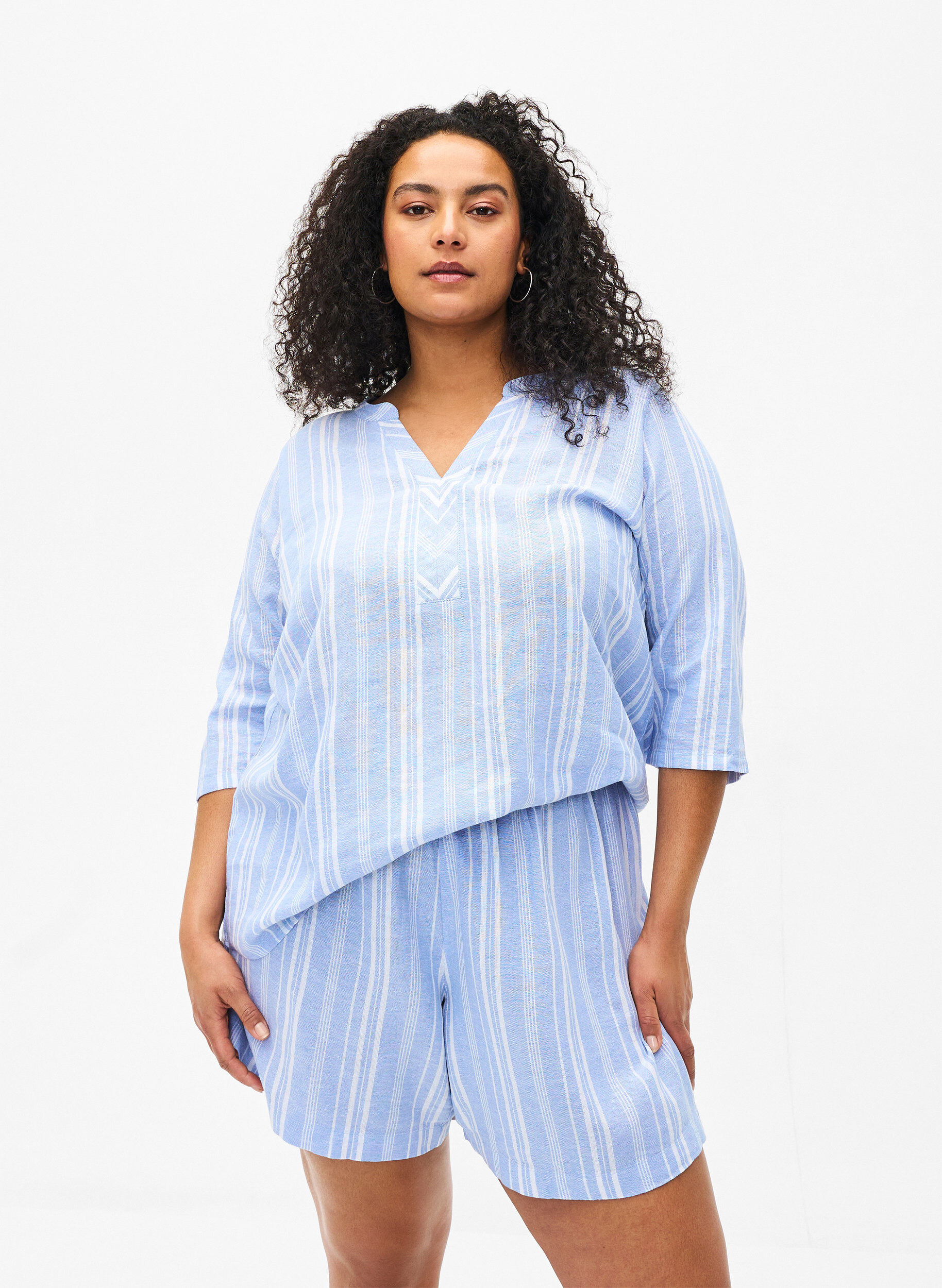 Zizzi Szorty w paski wykonane z mieszanki lnu i wiskozy, Niebieskie, Model image number 0