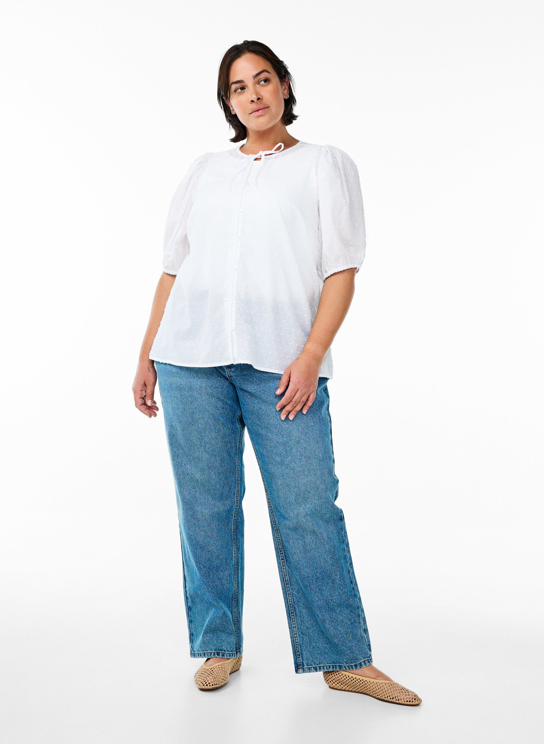 Zizzi Bluzka koszulowa z wiazanym sznurkiem i tekstura w kropki, Biały, Model image number 1