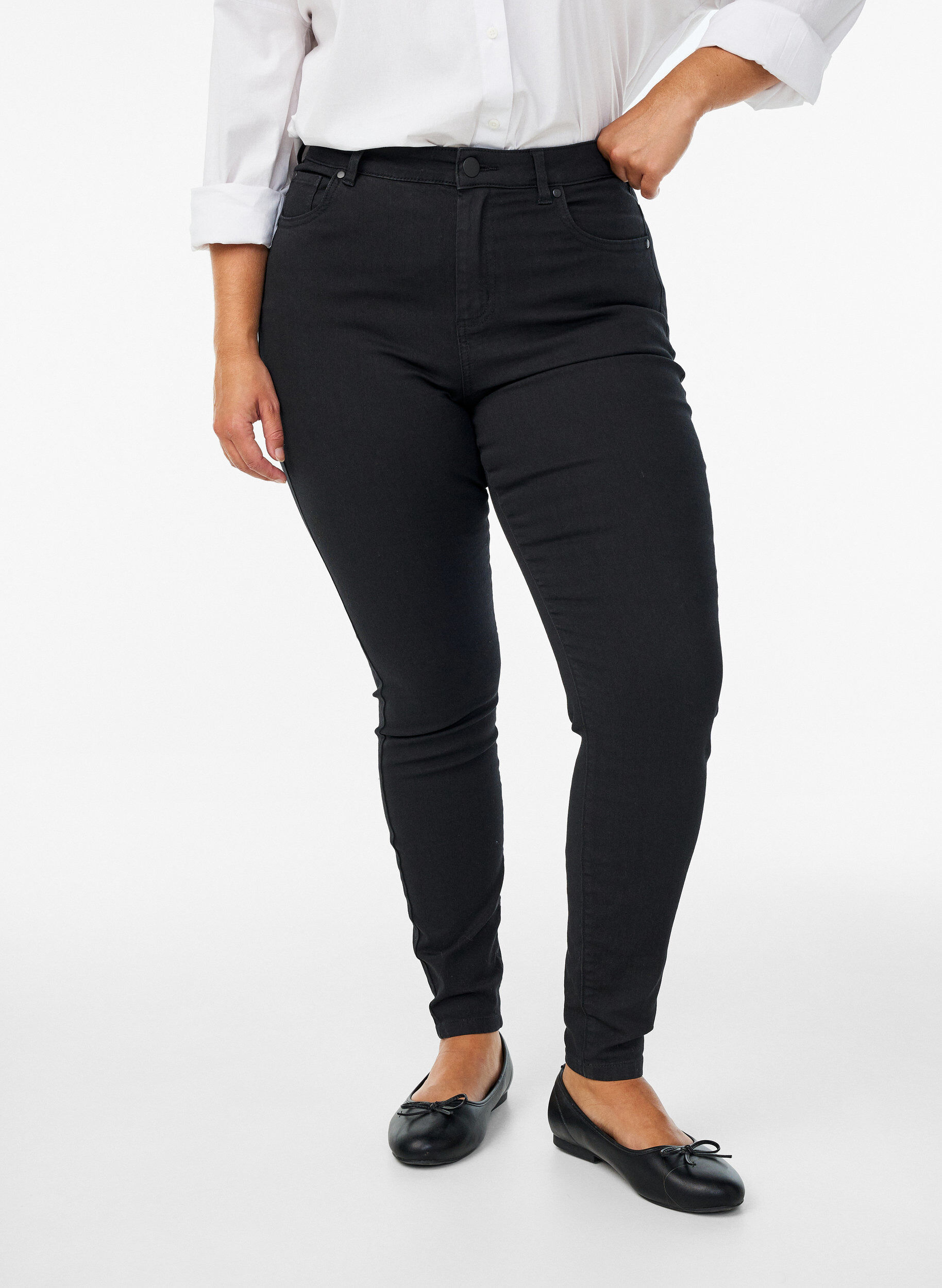 ZizziJeansy super slim z wysokim stanem Amy, Czarne, Model image number 2