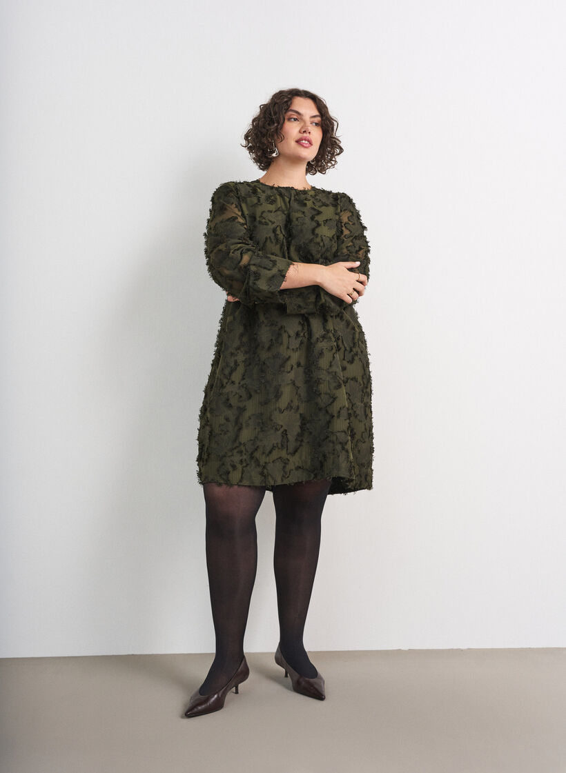 Sukienka z fredzlami z materialu z faktura, Zielony, Model image number 1