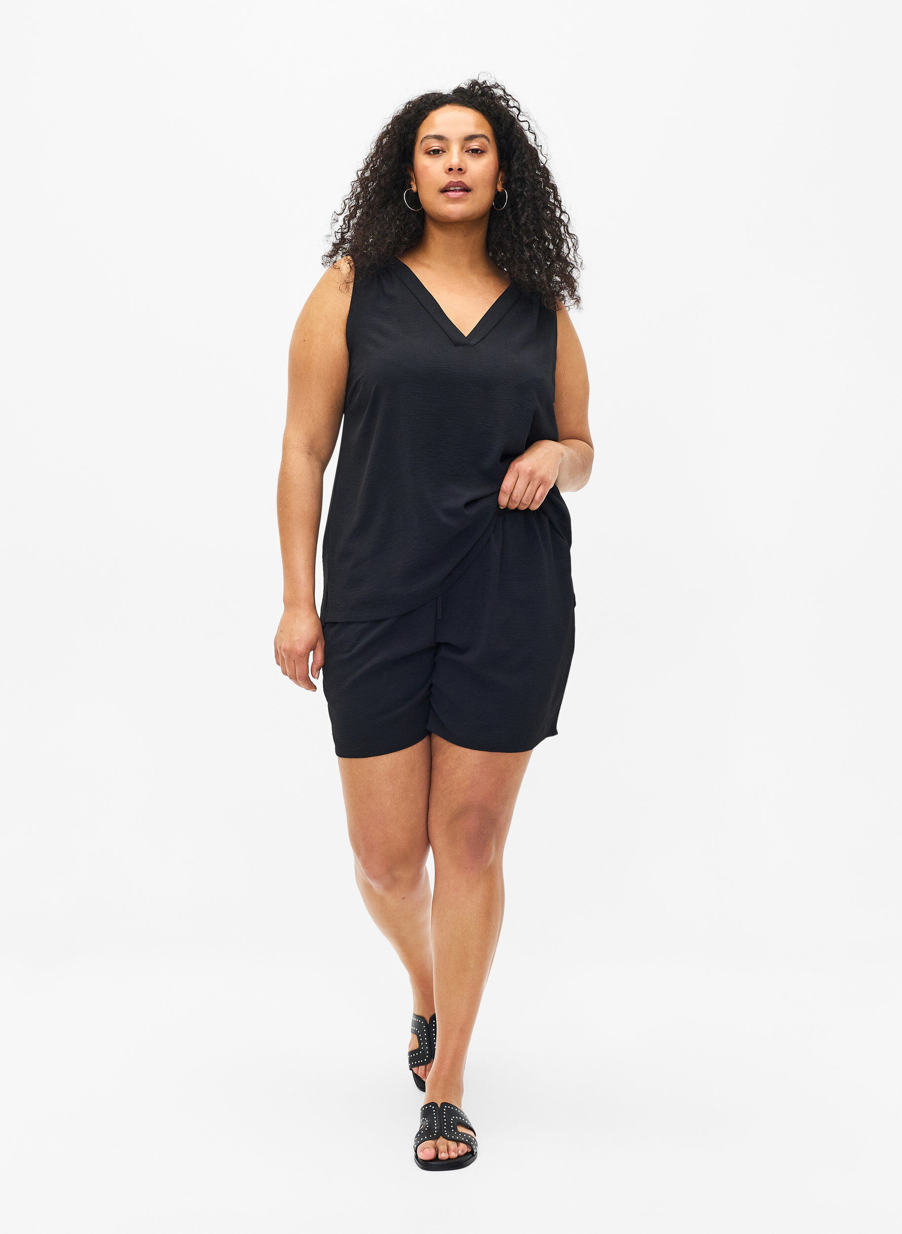 Zizzi Top bez rekaw&oacute;w z marszczeniami, Czarne, Model image number 1