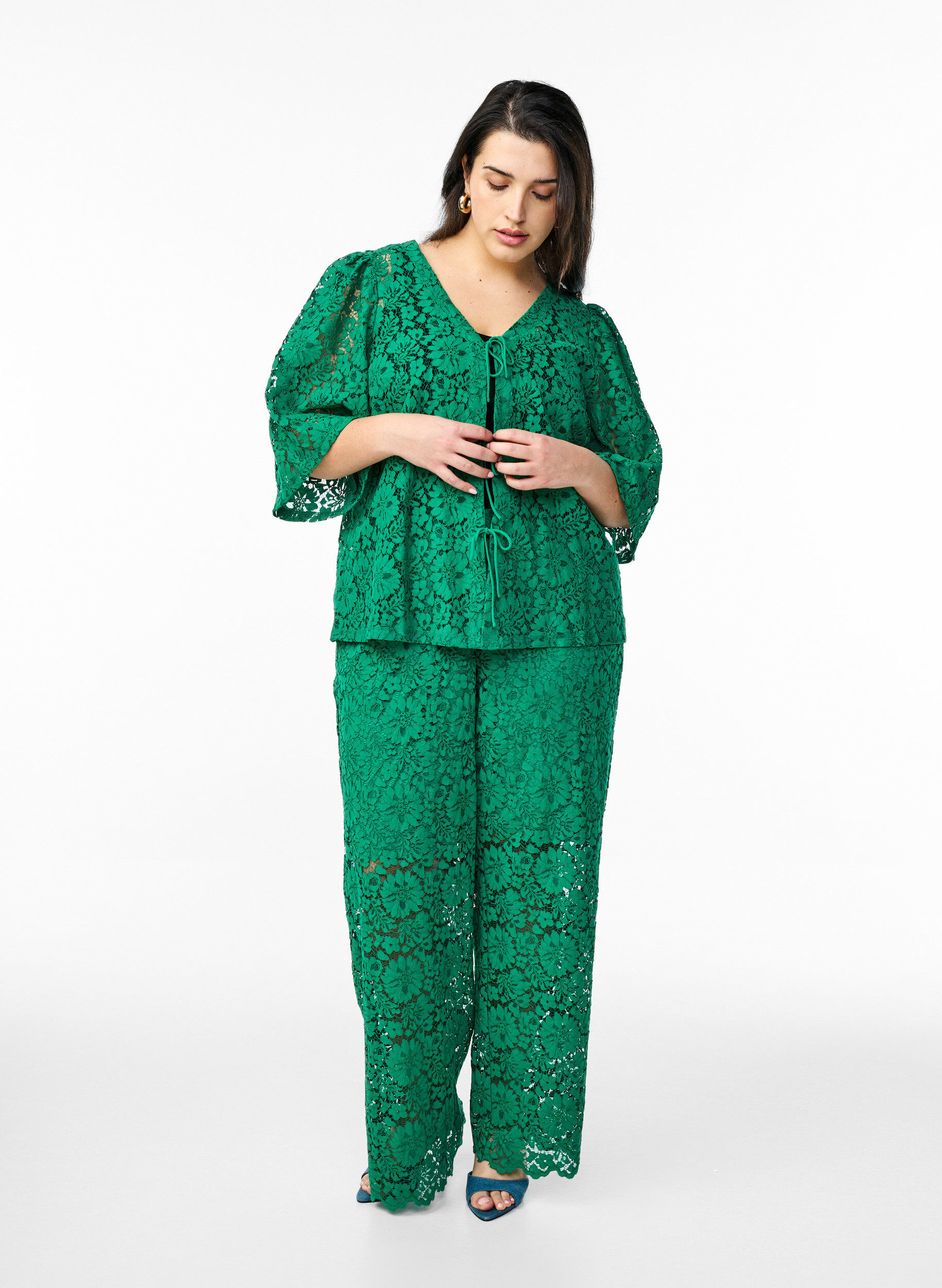 Zizzi Koronkowa bluzka z rekawami 3/4 i kokardkami z przodu, Zielony, Model image number 1