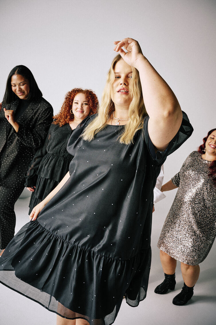 Strój odświętny, , Model