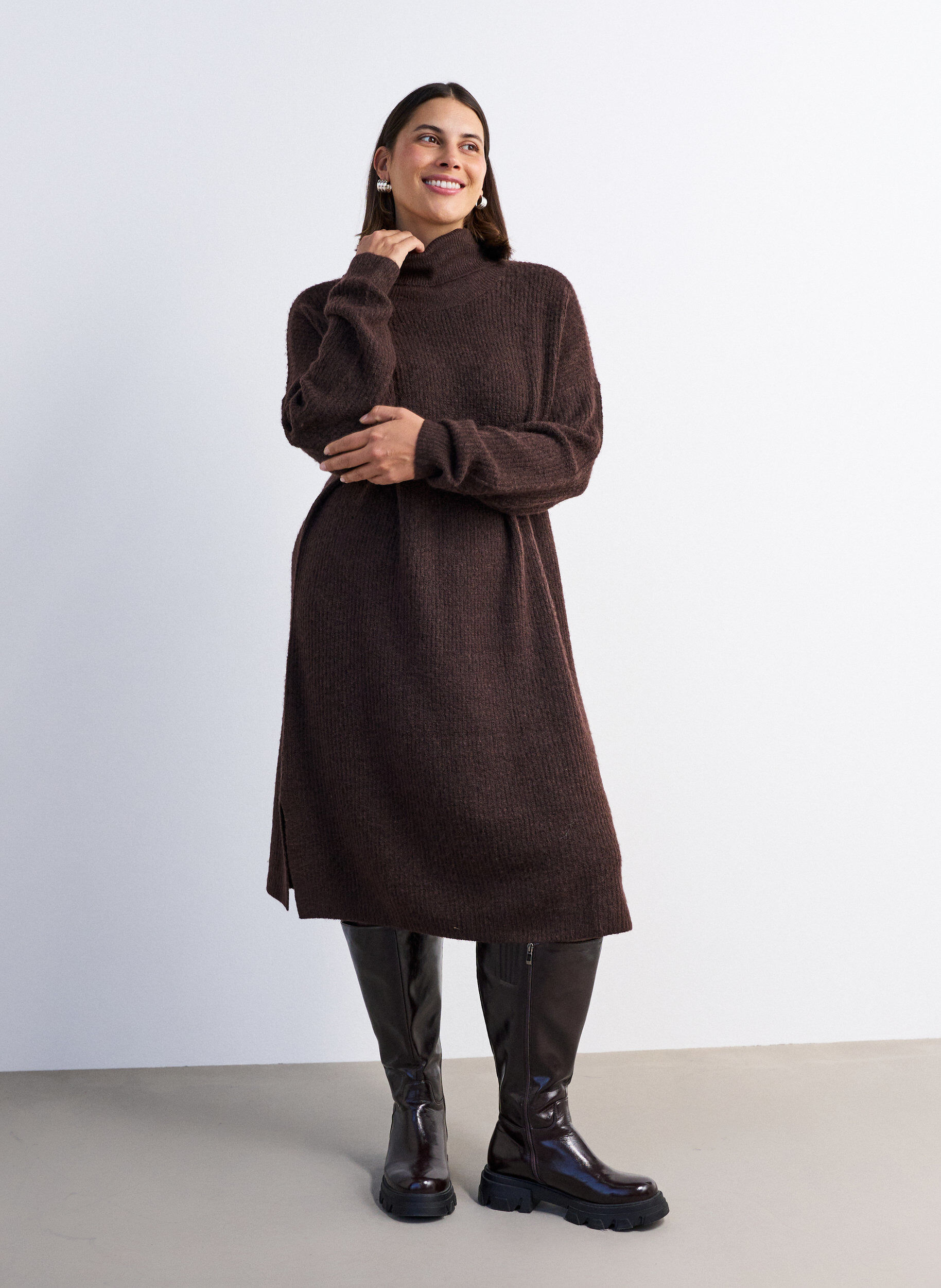 ZizziDzianinowa sukienka z golfem, Brązowy, Model image number 1