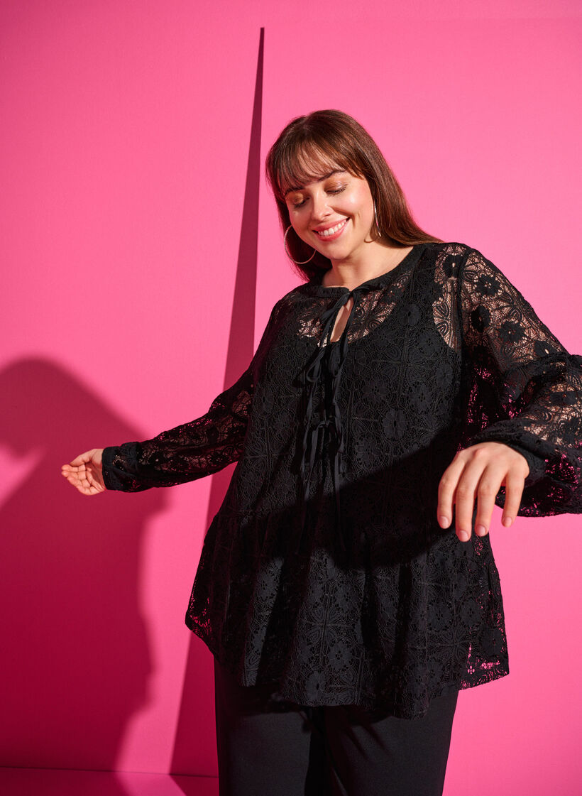 Koronkowa bluzka z wiazaniem, Black, Image image number 0