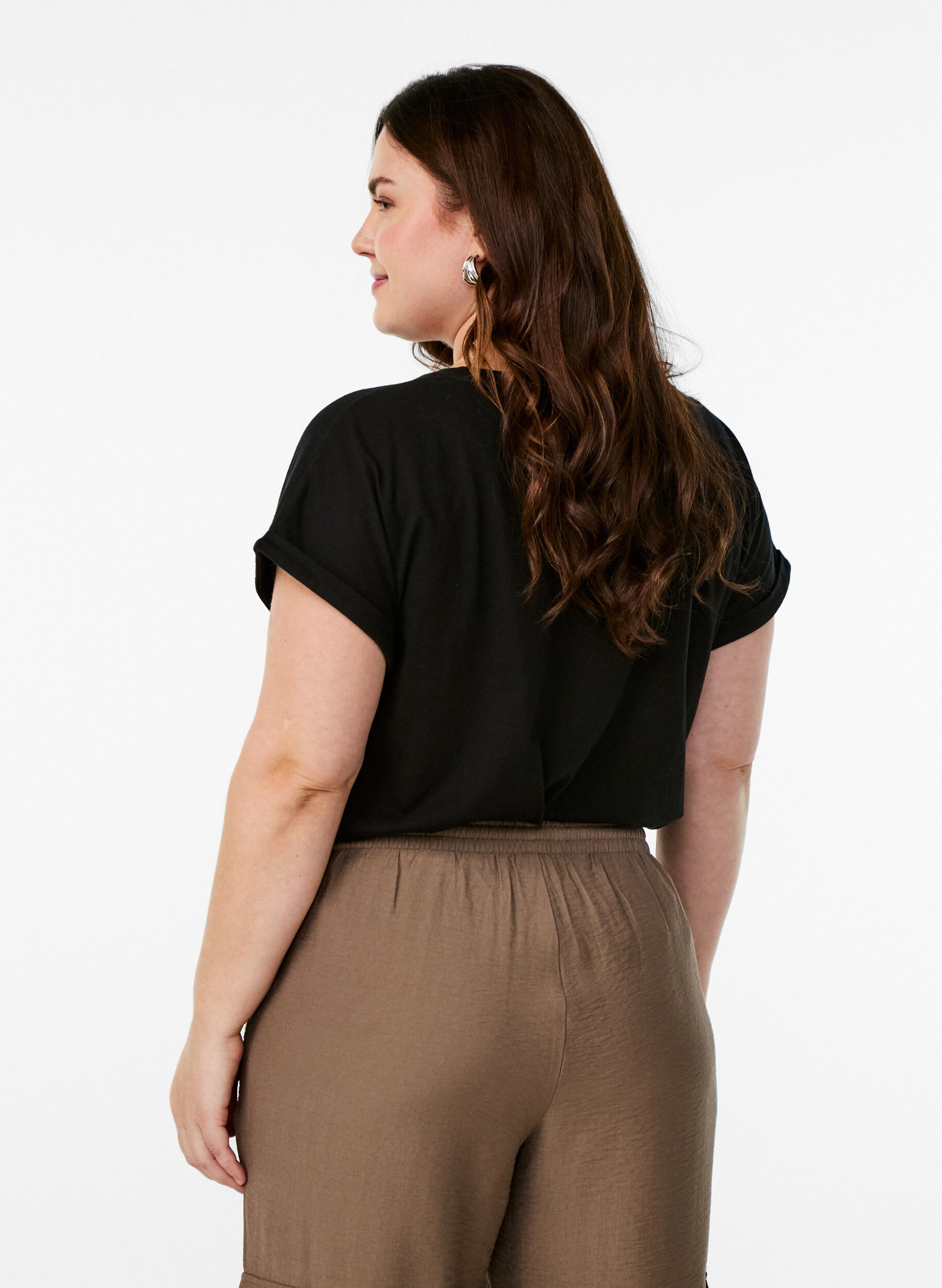 Zizzi Koszulka z kr&oacute;tkimi rekawami wykonana z mieszanki bawelny, Czarne, Model image number 2