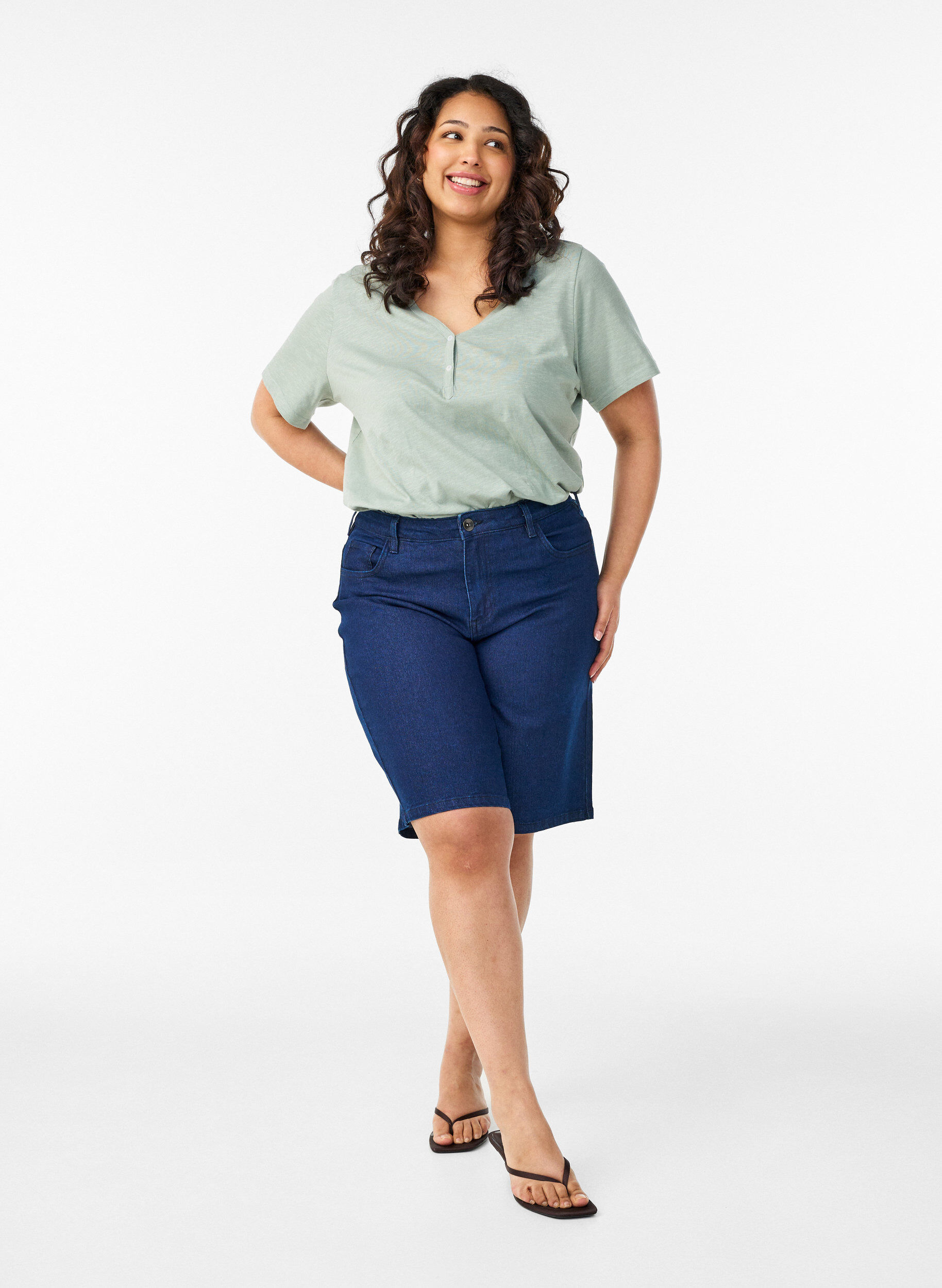 Zizzi T-shirt z guzikami, Zielony, Model image number 1