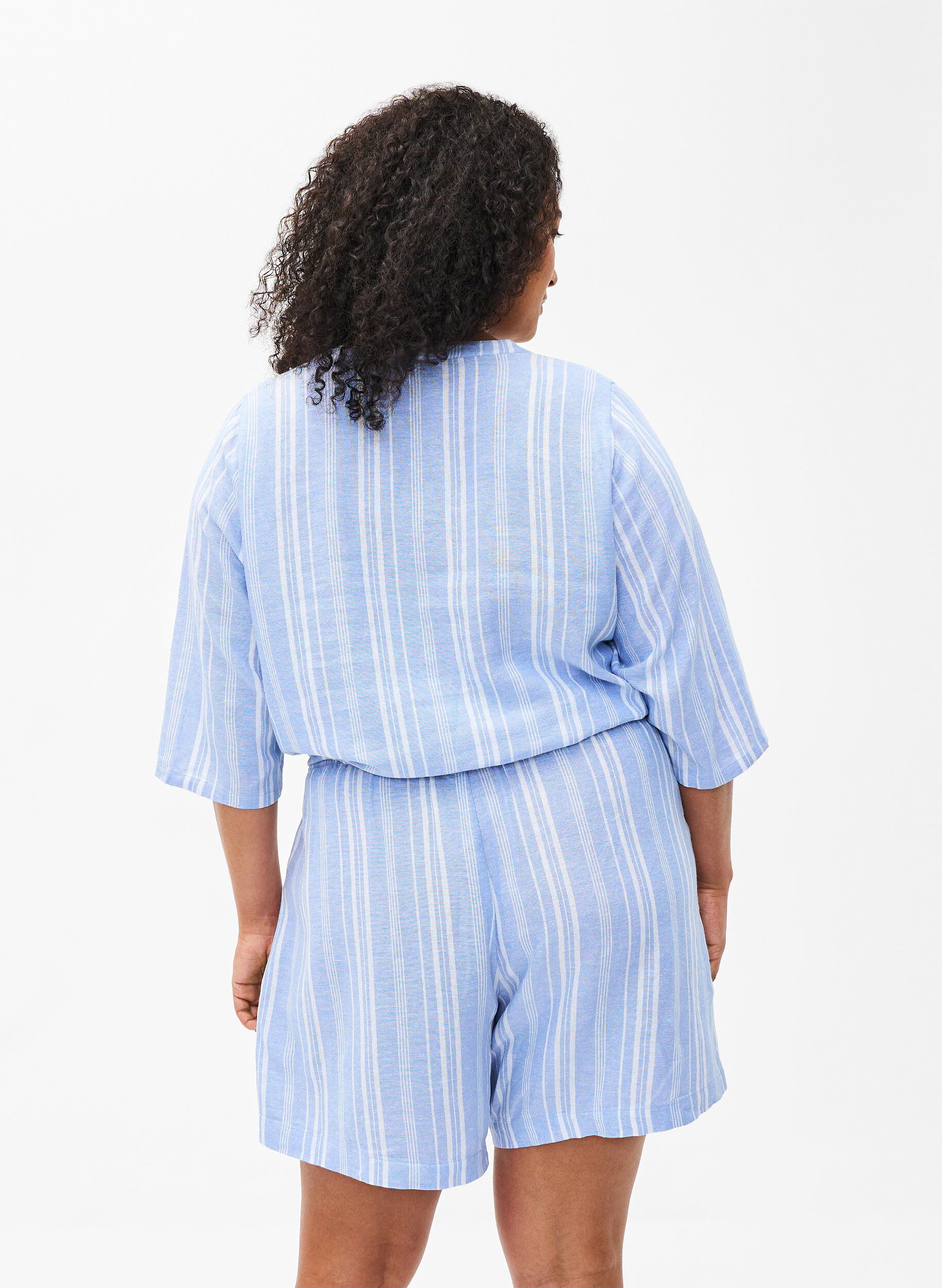 Zizzi Szorty w paski wykonane z mieszanki lnu i wiskozy, Niebieskie, Model image number 2