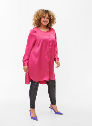 Dluga blyszczaca koszula z rozcieciem, Pink Flambé, Model image number 2