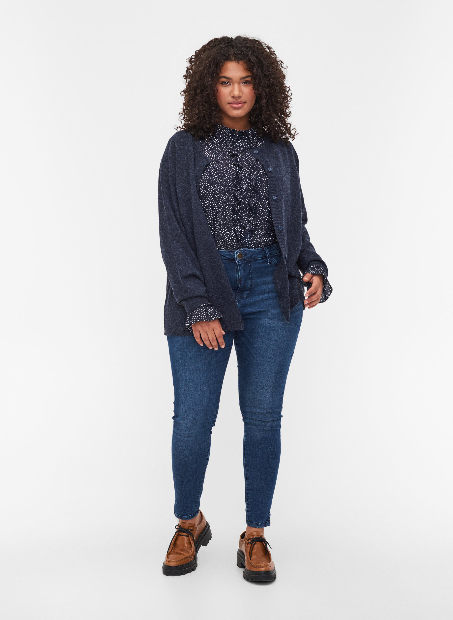 Zizzi Short melange knitted cardigan with button fastening, Night Sky Mel., Model image number 2