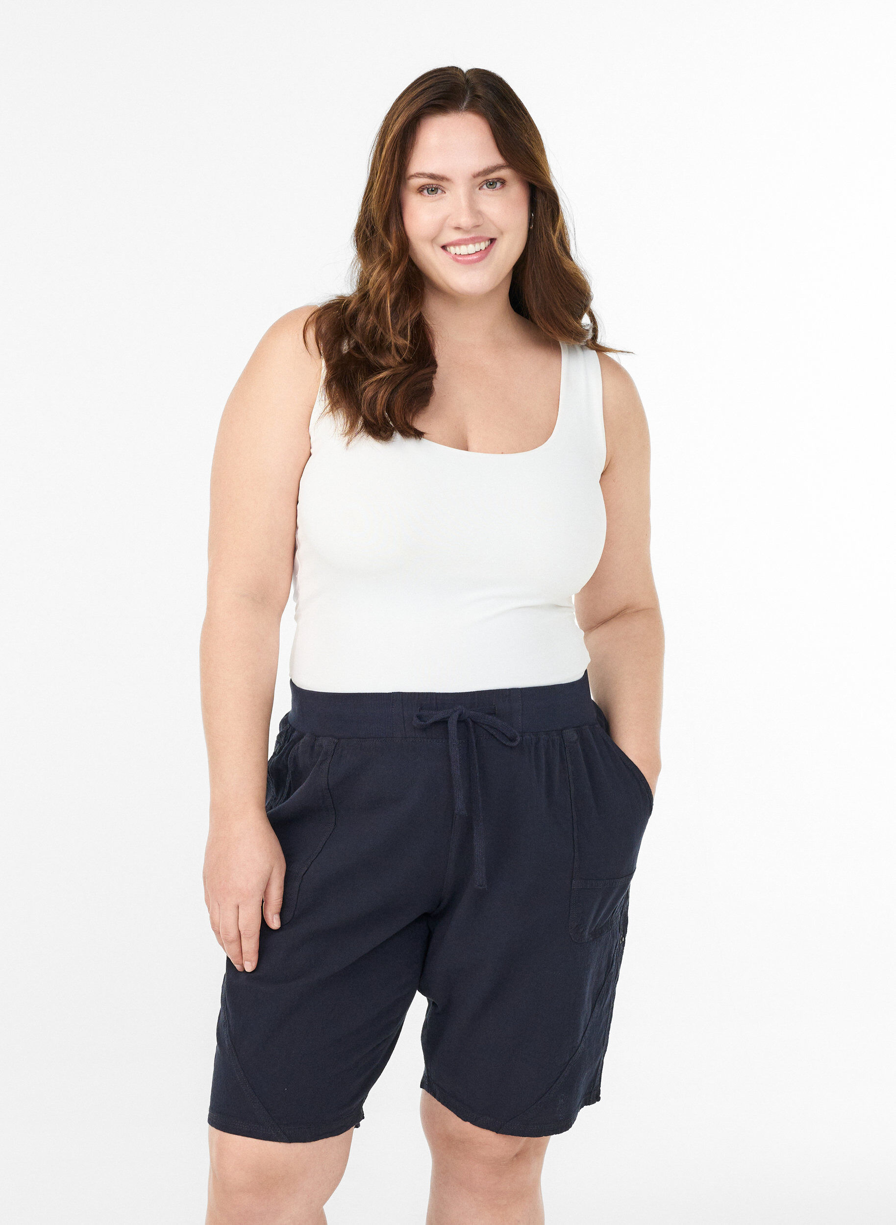 Zizzi Luzne bawelniane szorty z kieszeniami, Niebieskie, Model image number 0