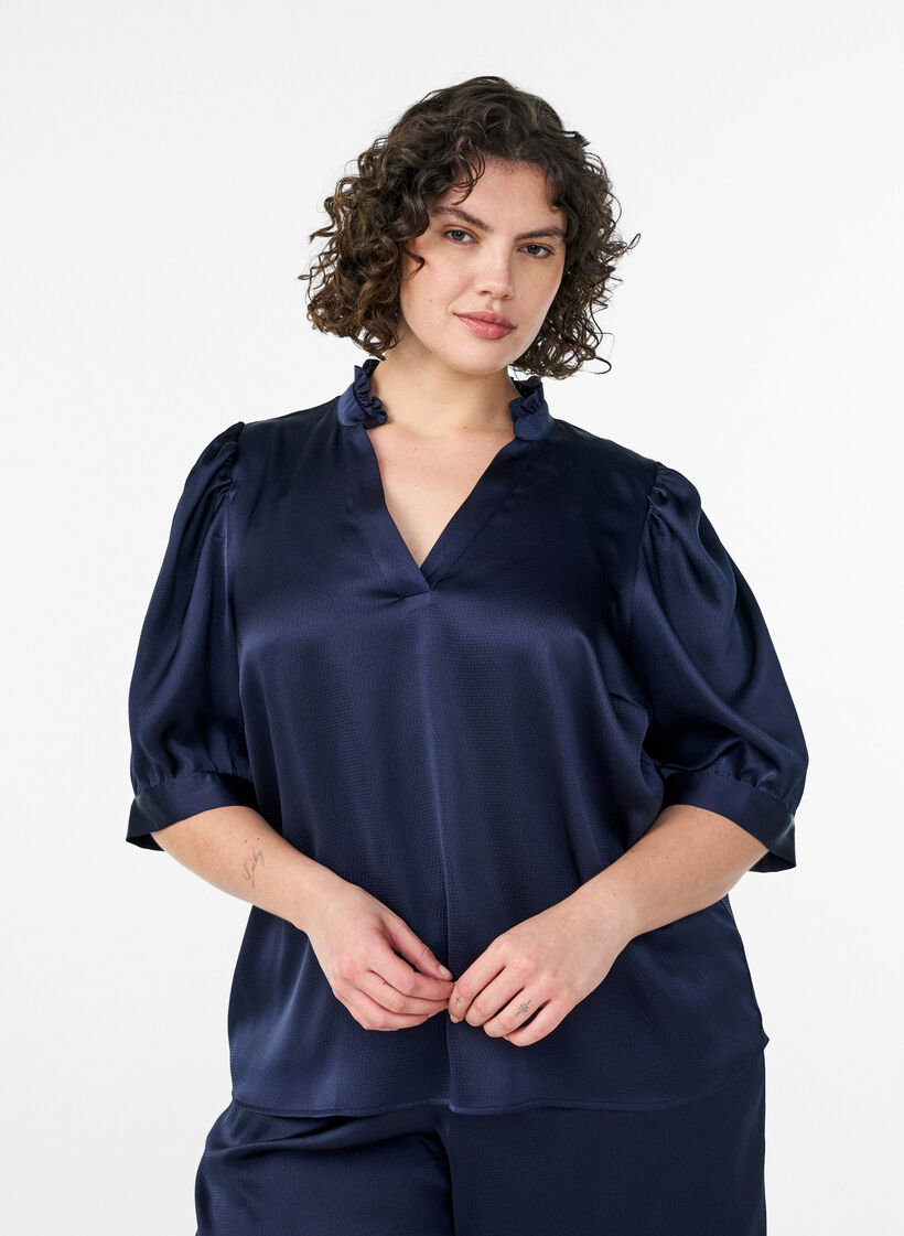 Bluzka w stylu satynowym z rekawami 1/2 i kolnierzykiem z falbanka, Niebieskie, Model image number 0