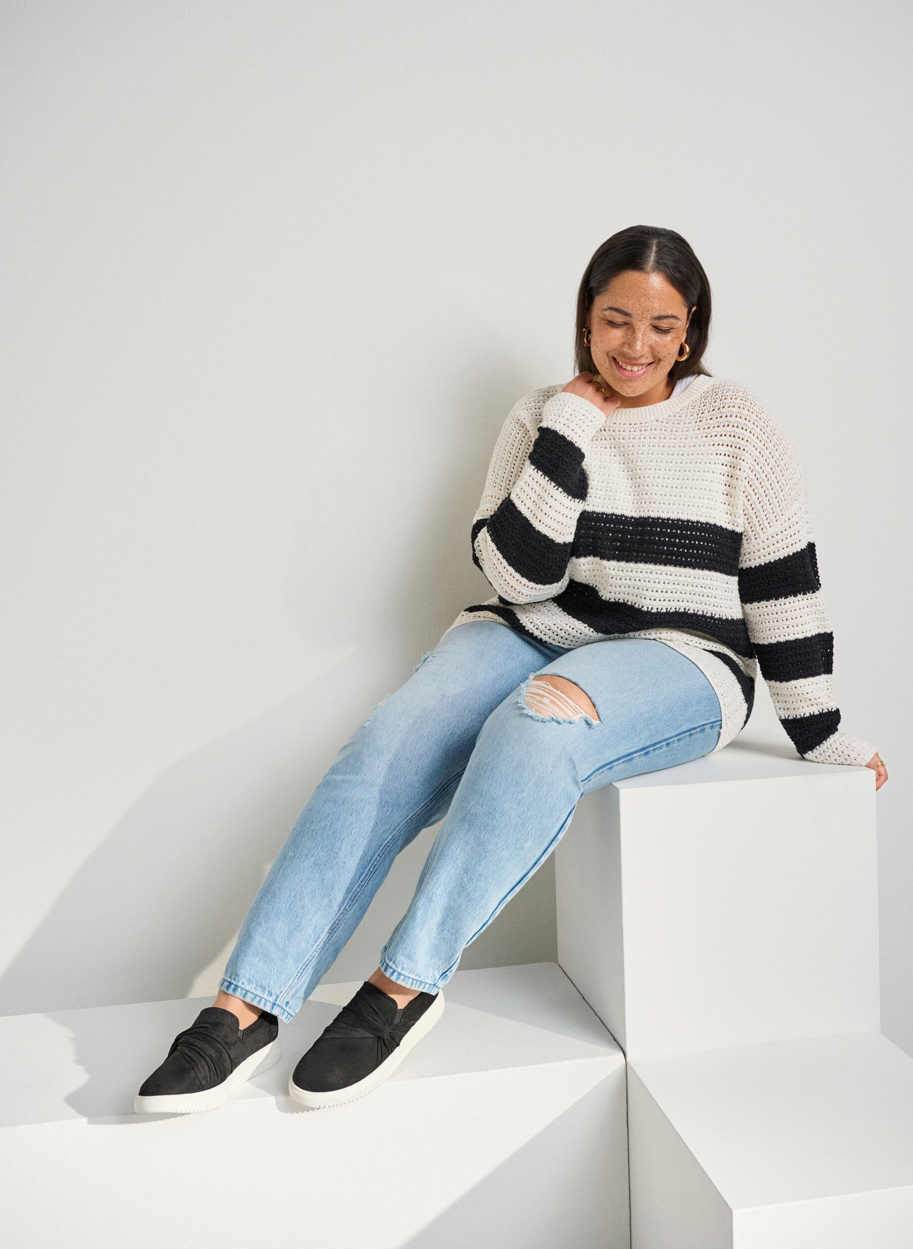 Zizzi Szerokie - Wsuwane buty z detalem w formie wezla, Czarne, Image image number 0