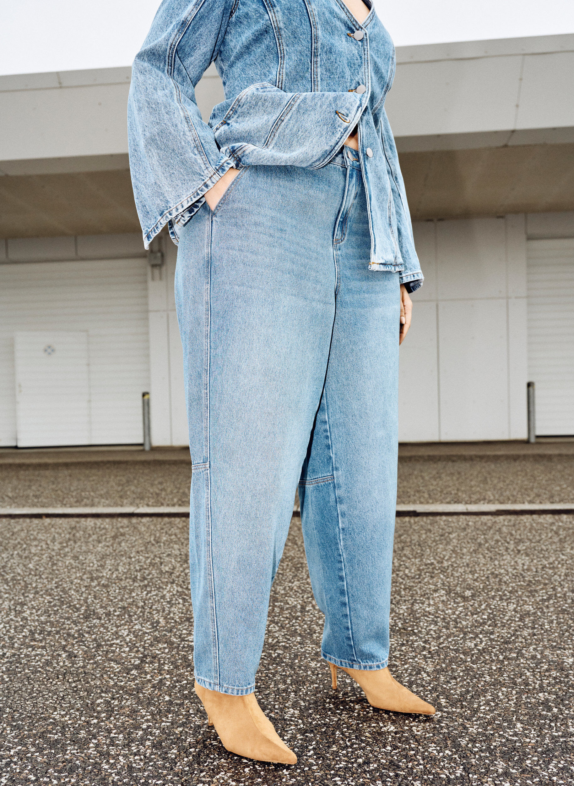 Zizzi Jeansy barrel z wysokim stanem, Niebieskie, Image image number 0