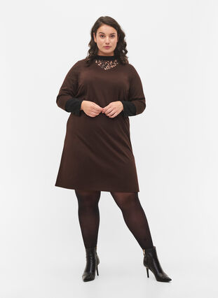 Gladka sukienka z dekoltem w szpic i rekawami 3/4, Coffee Bean, Model image number 2